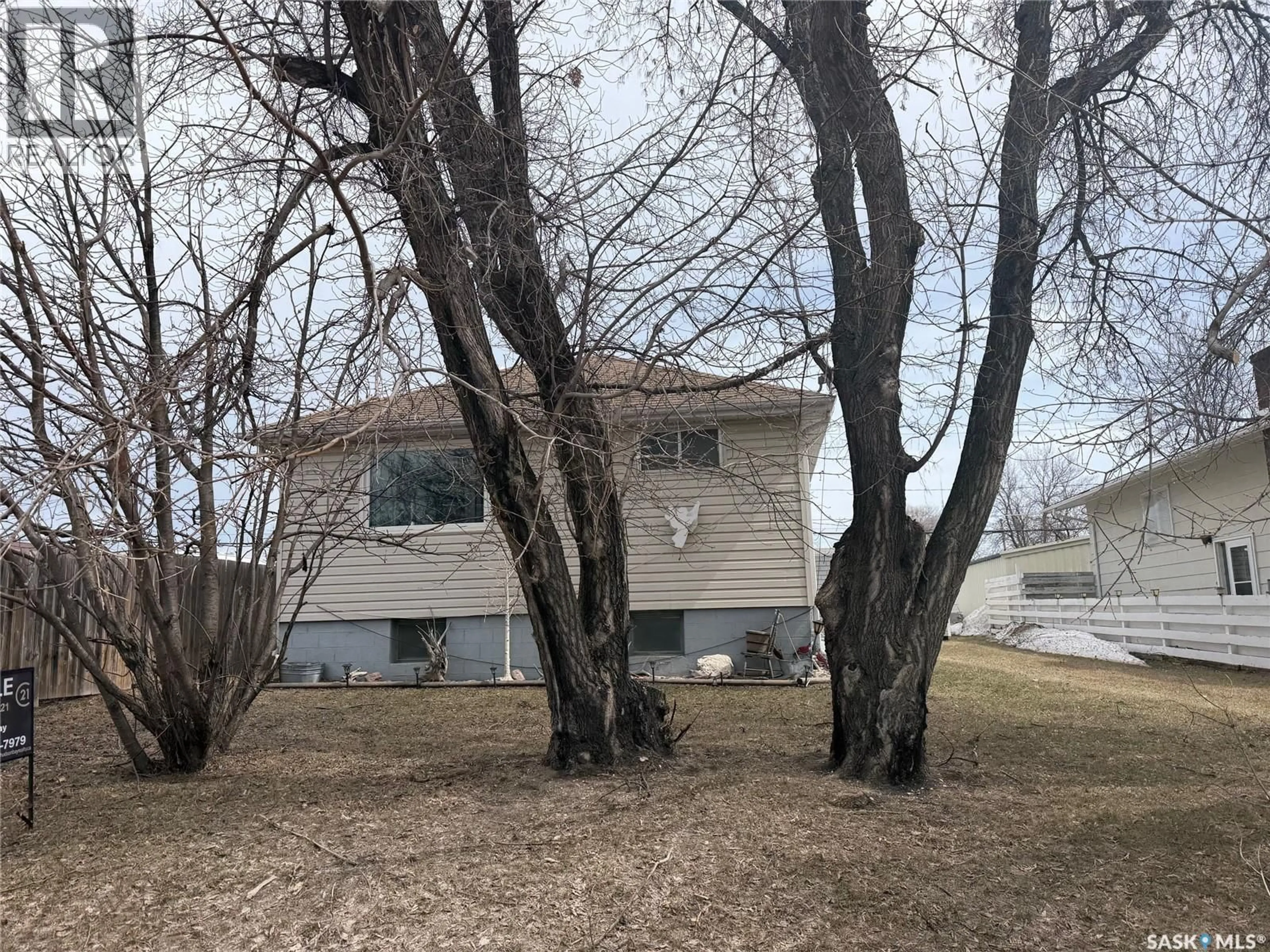 A pic from outside/outdoor area/front of a property/back of a property/a pic from drone, street for 412 MAIN STREET, Hudson Bay Saskatchewan S0E0Y0