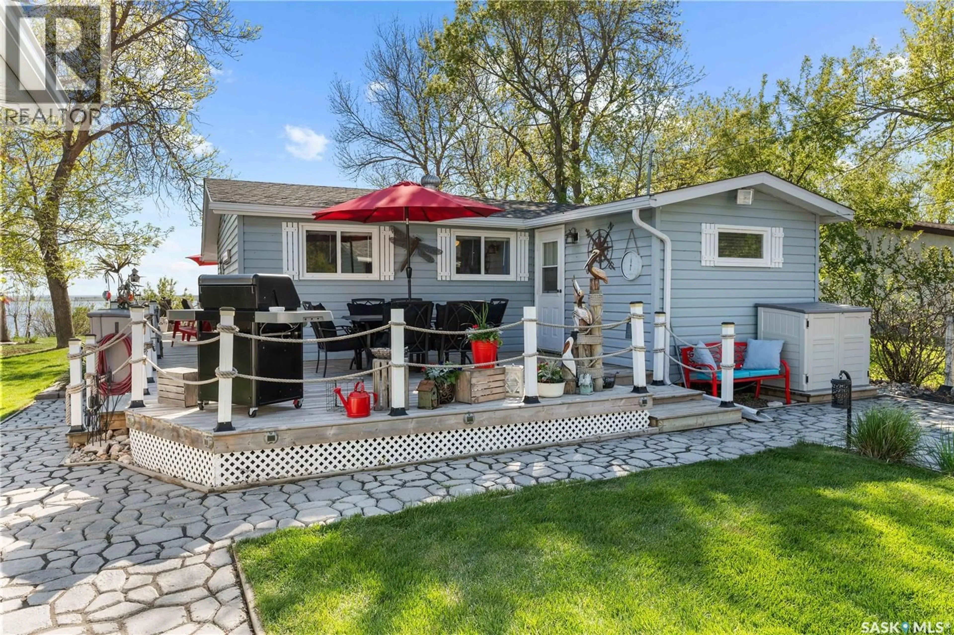 Home with vinyl exterior material, street for 134 LAKEVIEW DRIVE, Island View Saskatchewan S0G0L0