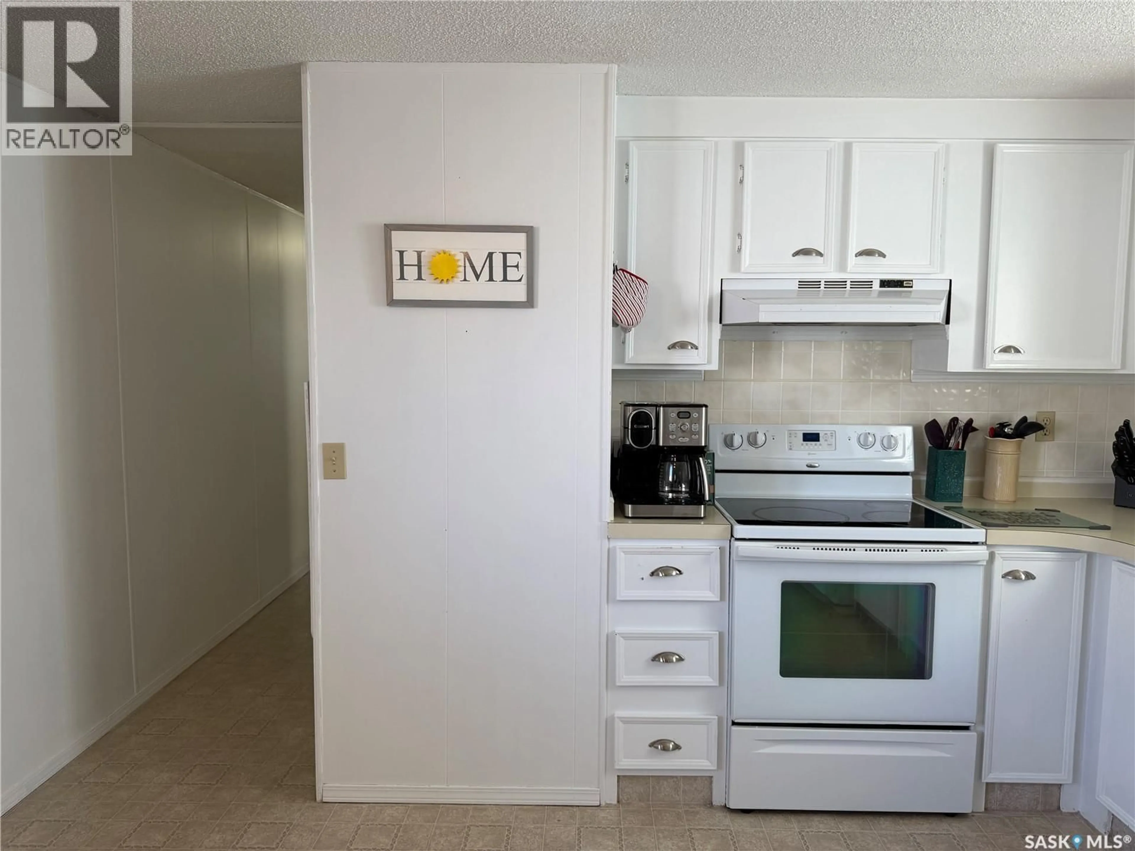 Standard kitchen, unknown for 609 MEMORIAL DRIVE, Spiritwood Saskatchewan S0J2M0