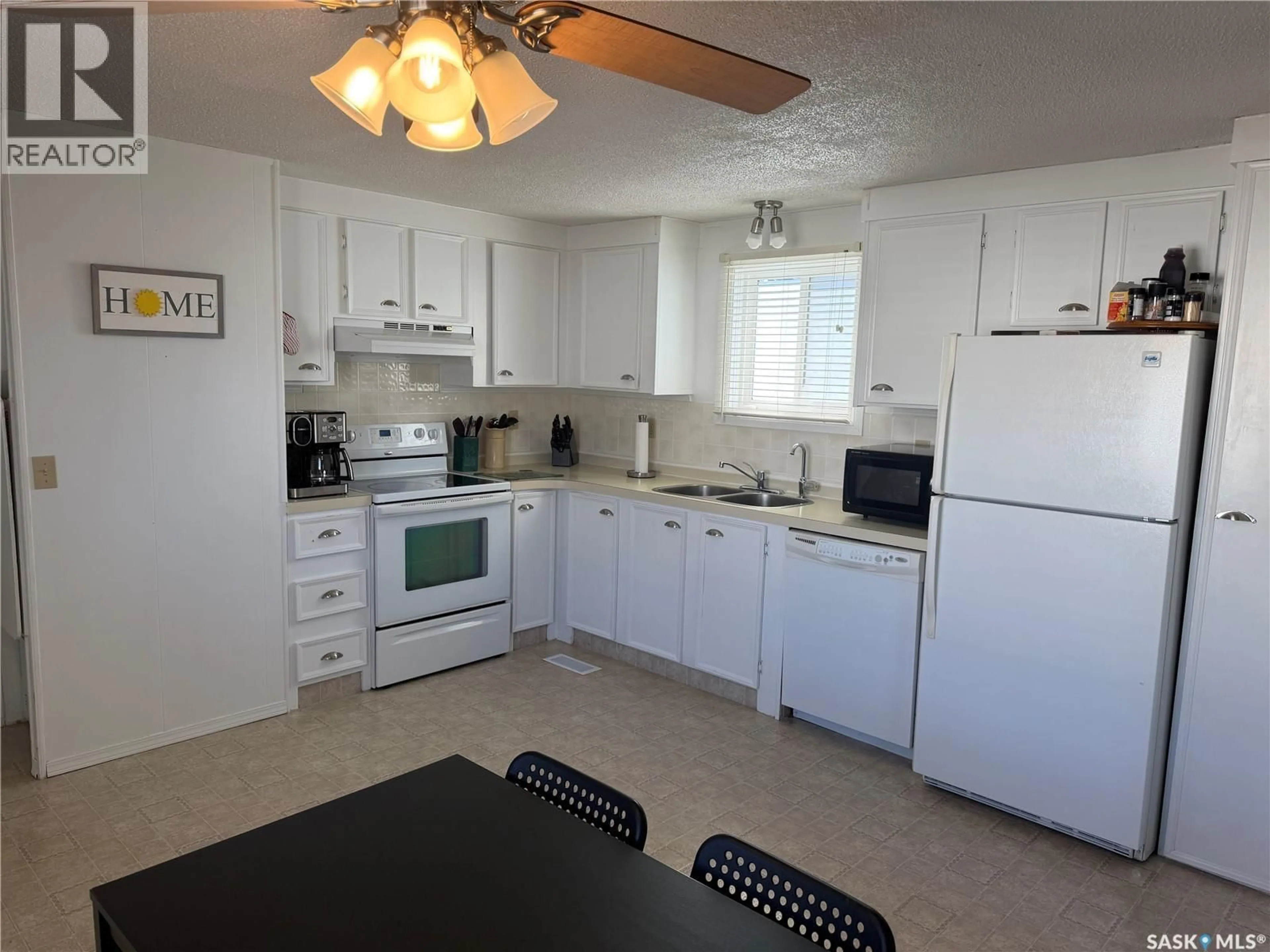 Standard kitchen, unknown for 609 MEMORIAL DRIVE, Spiritwood Saskatchewan S0J2M0