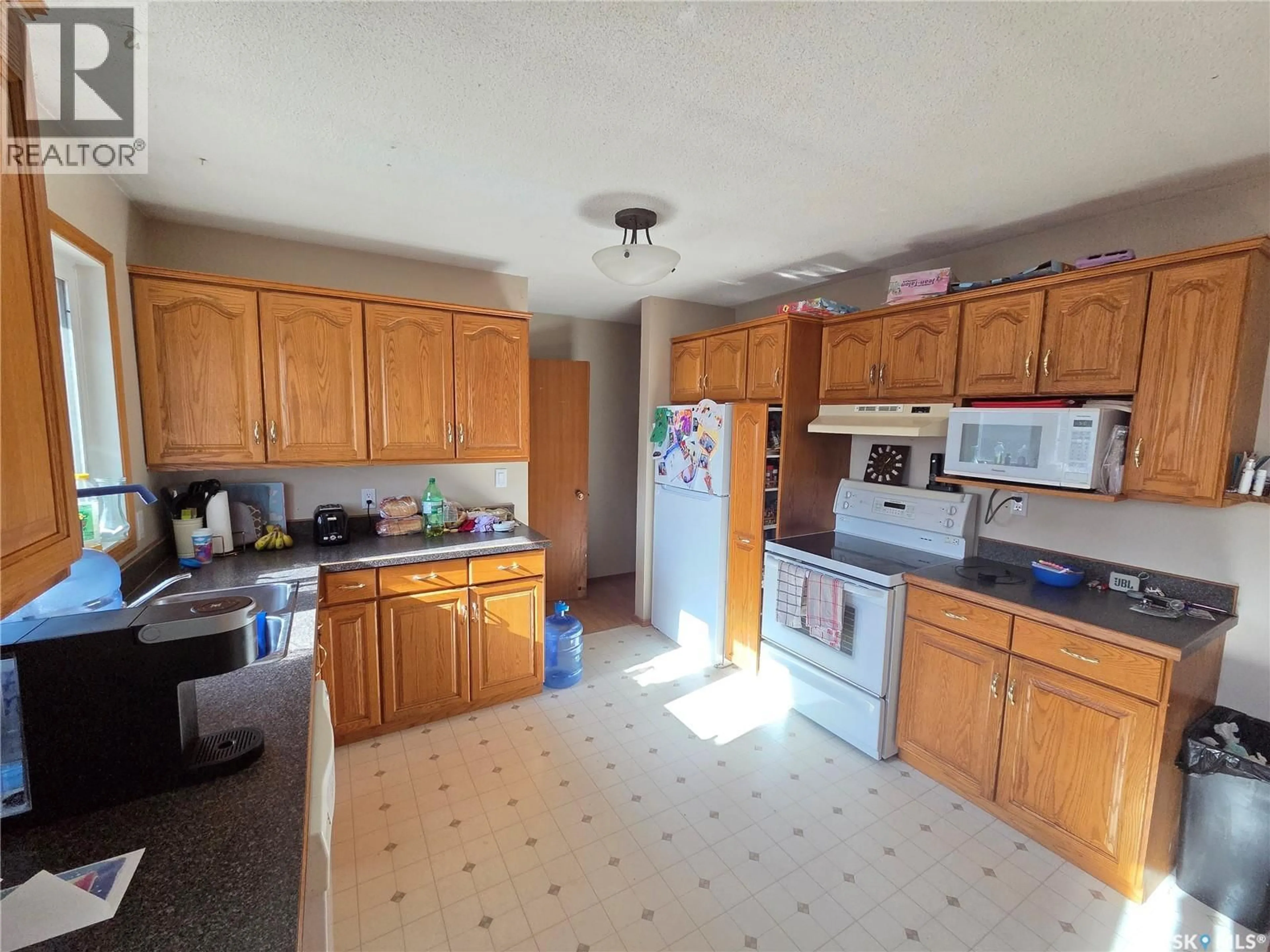 Standard kitchen, unknown for 12 MOUNTAIN DRIVE, Carlyle Saskatchewan S0C0R0
