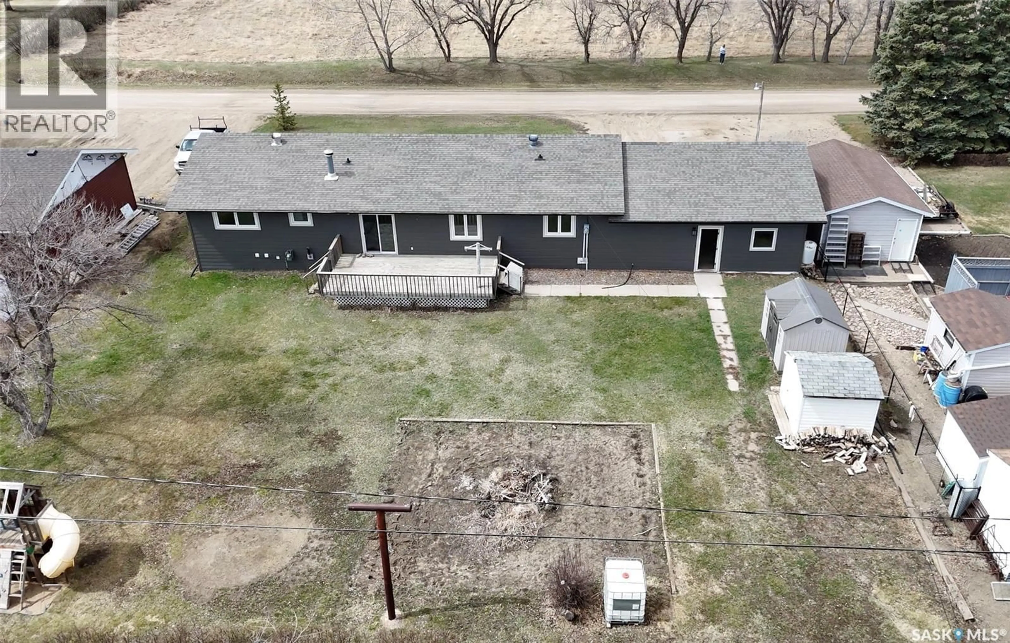 A pic from outside/outdoor area/front of a property/back of a property/a pic from drone, building for 205 CONQUEST STREET, Conquest Saskatchewan S0L0L0