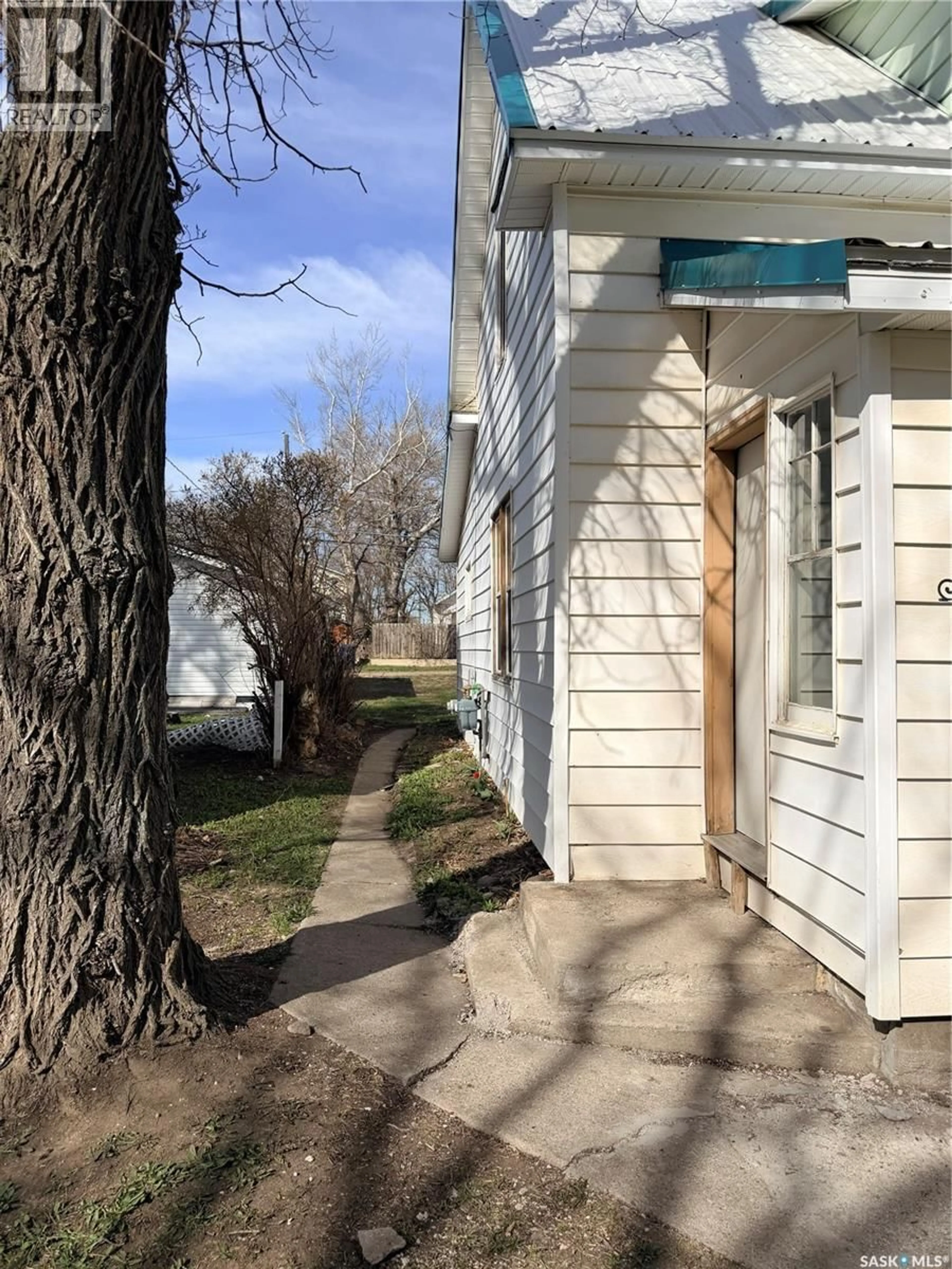 Unknown for 573 CENTRE STREET, Shaunavon Saskatchewan S0N2M0
