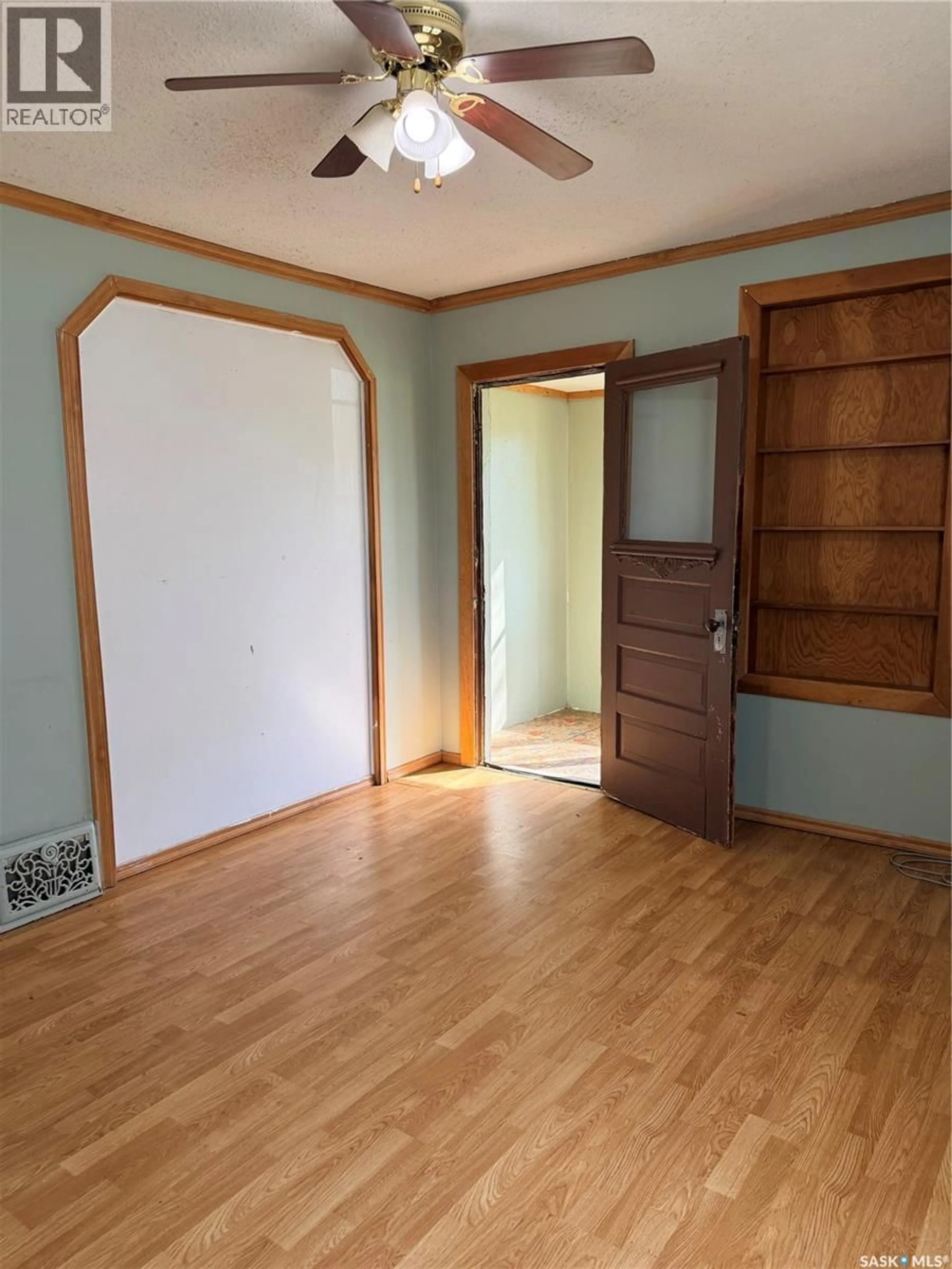 A pic of a room for 573 CENTRE STREET, Shaunavon Saskatchewan S0N2M0