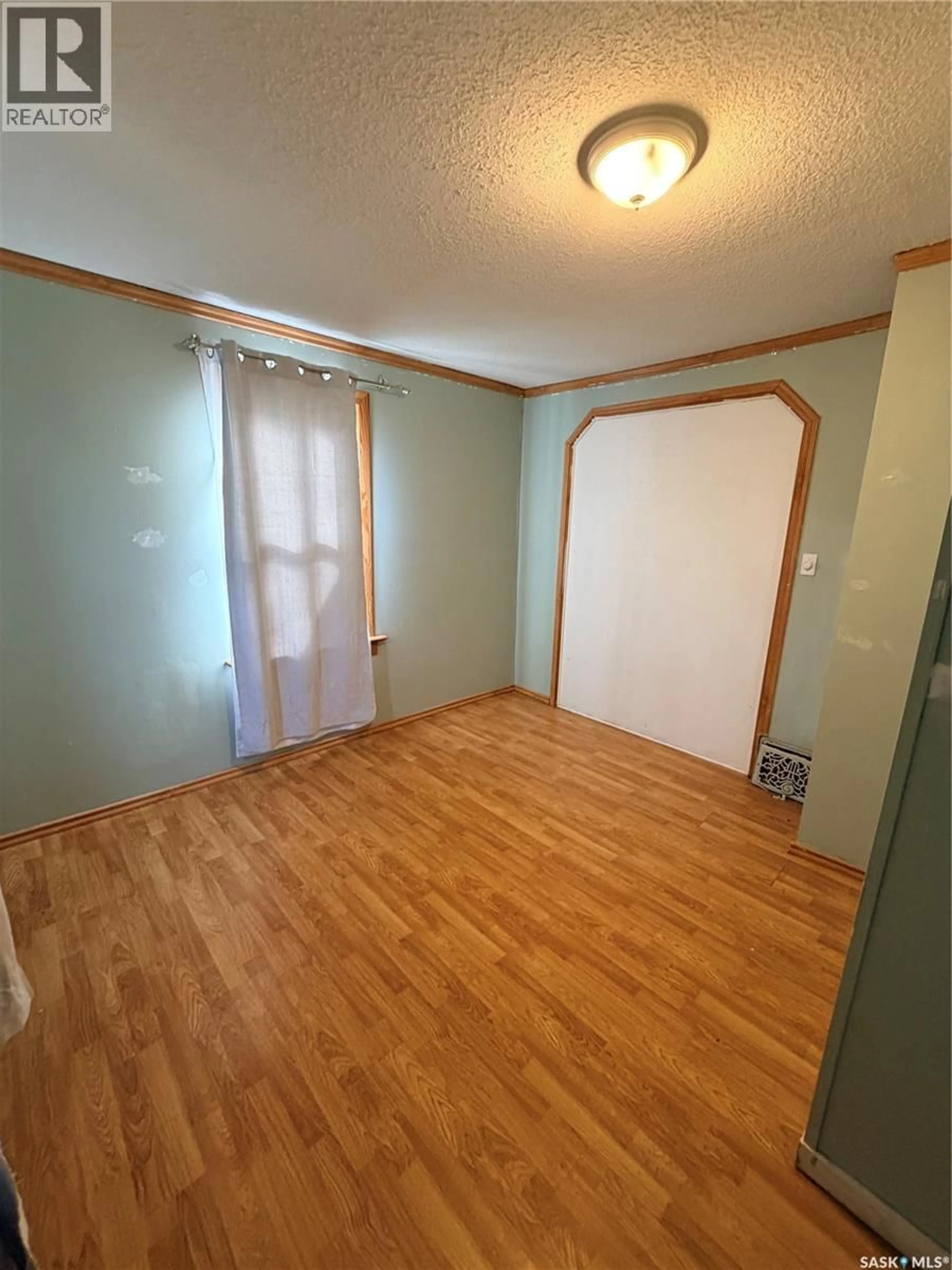 A pic of a room for 573 CENTRE STREET, Shaunavon Saskatchewan S0N2M0