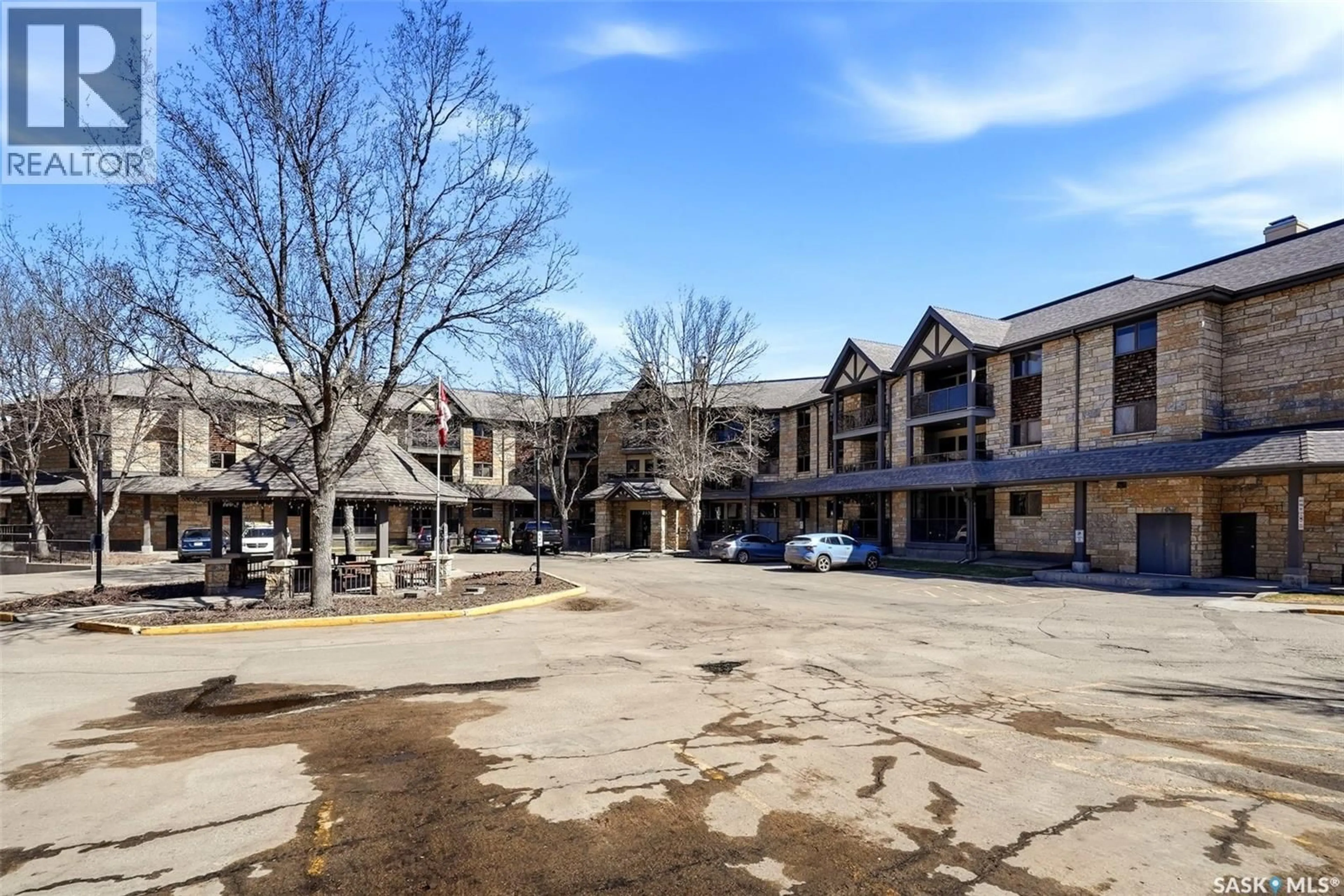 Patio, mountain view for 236 2530 25TH AVENUE, Regina Saskatchewan S4S4E8
