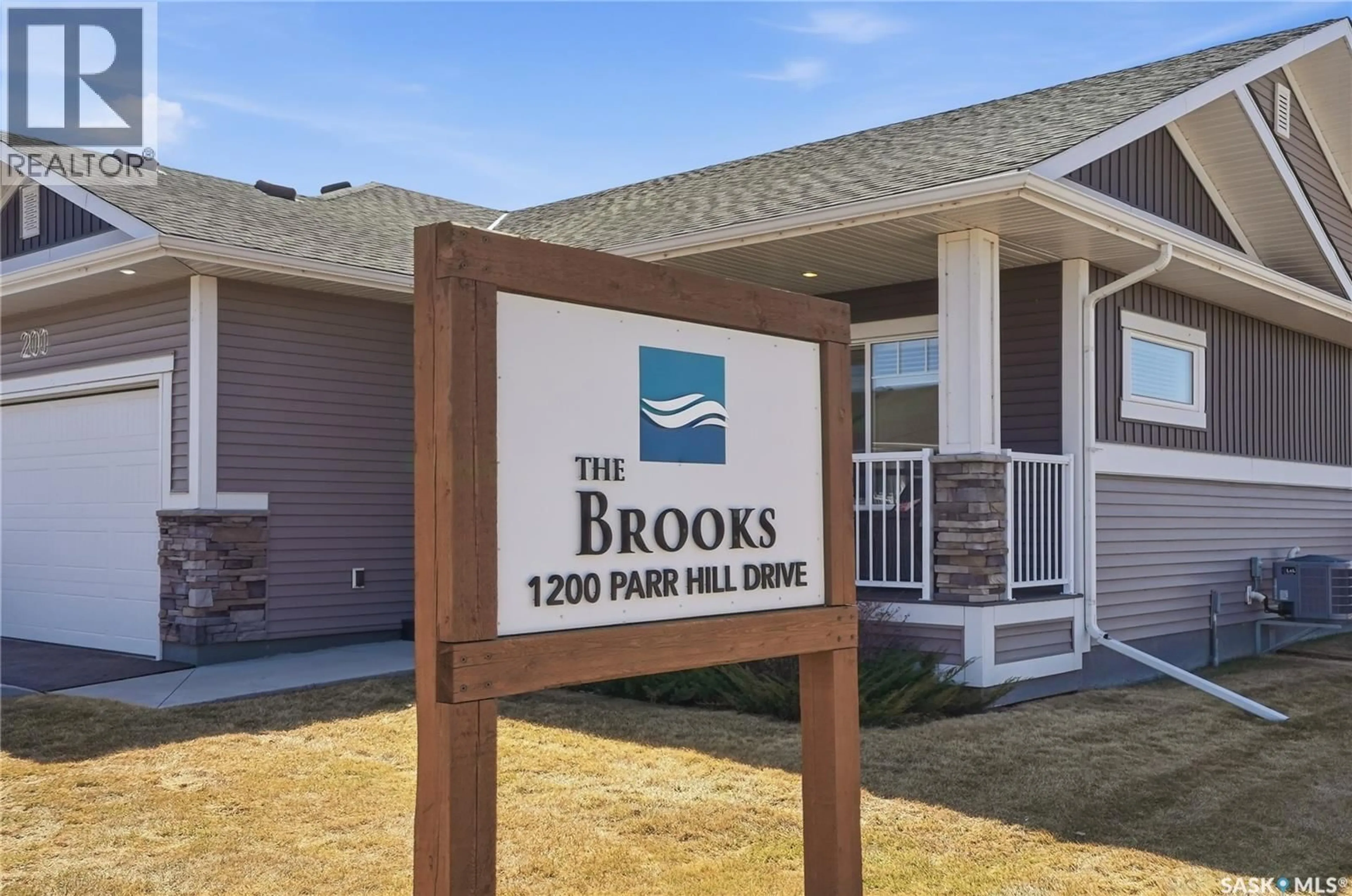 Indoor foyer for 200 1200 PARR HILL DRIVE, Martensville Saskatchewan S0K2T1