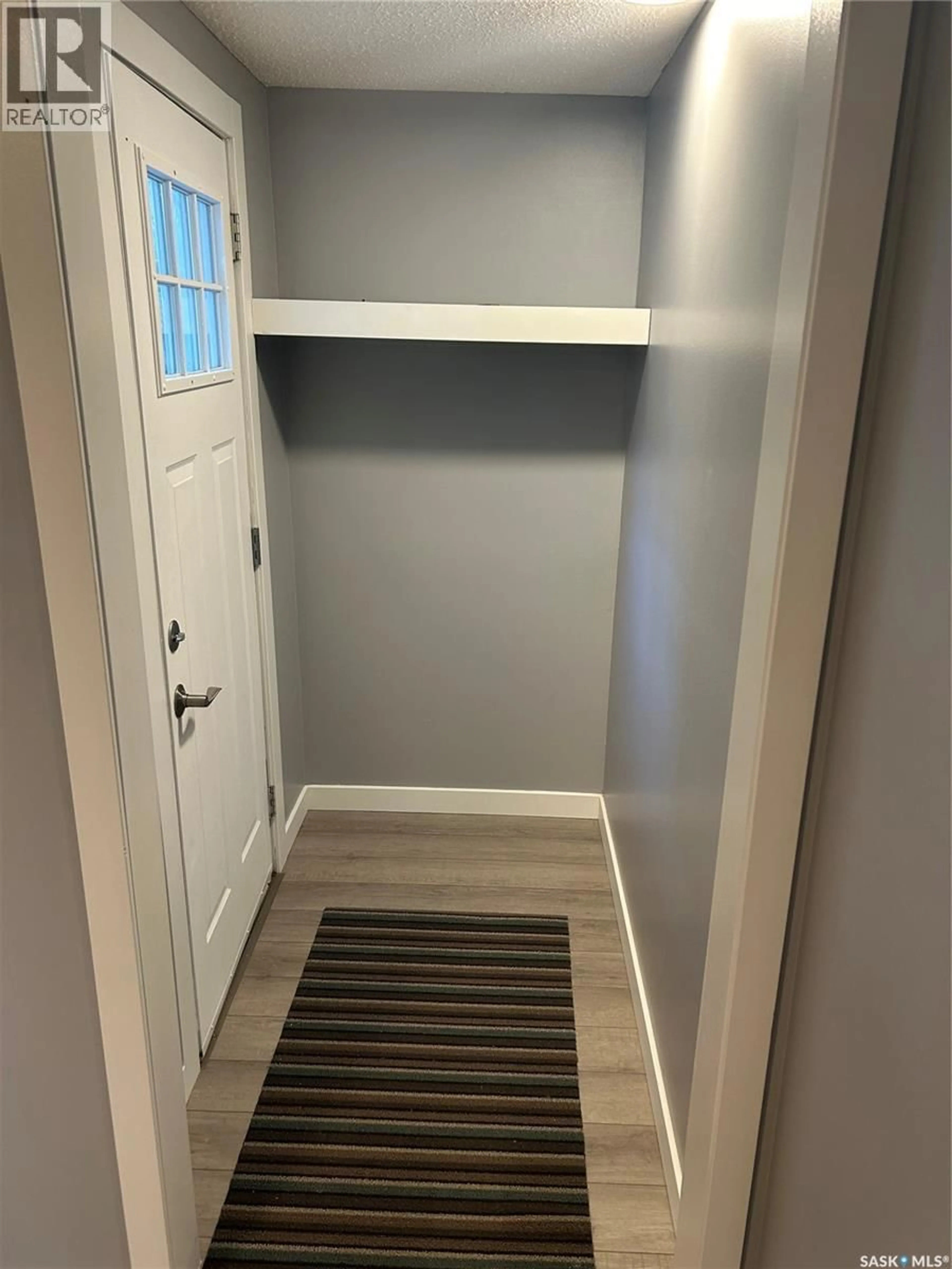 Indoor entryway for 2059 MCDONALD STREET, Regina Saskatchewan S4N2Y4