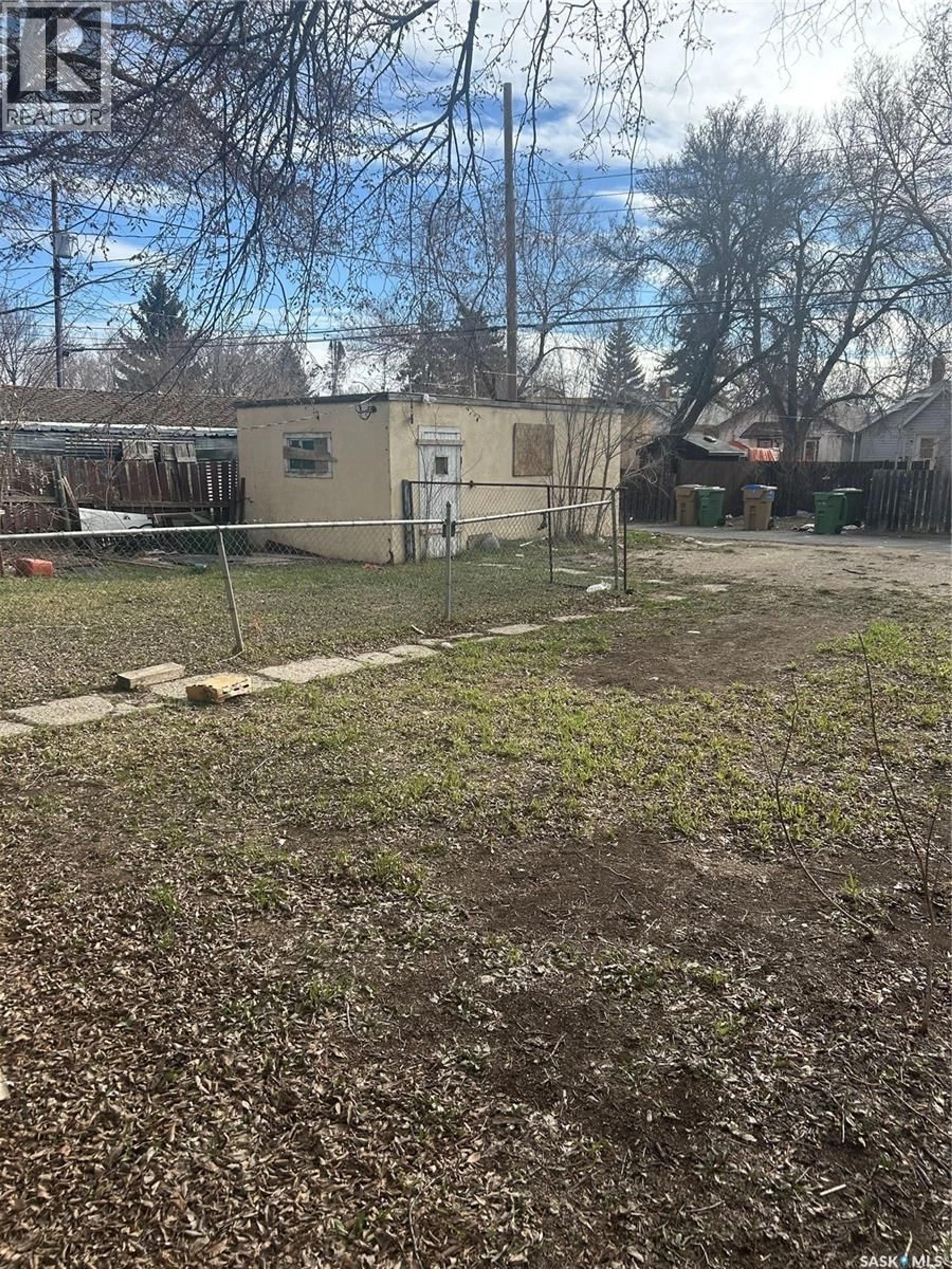 Shed for 1133 ELPHINSTONE STREET, Regina Saskatchewan S4T3M2