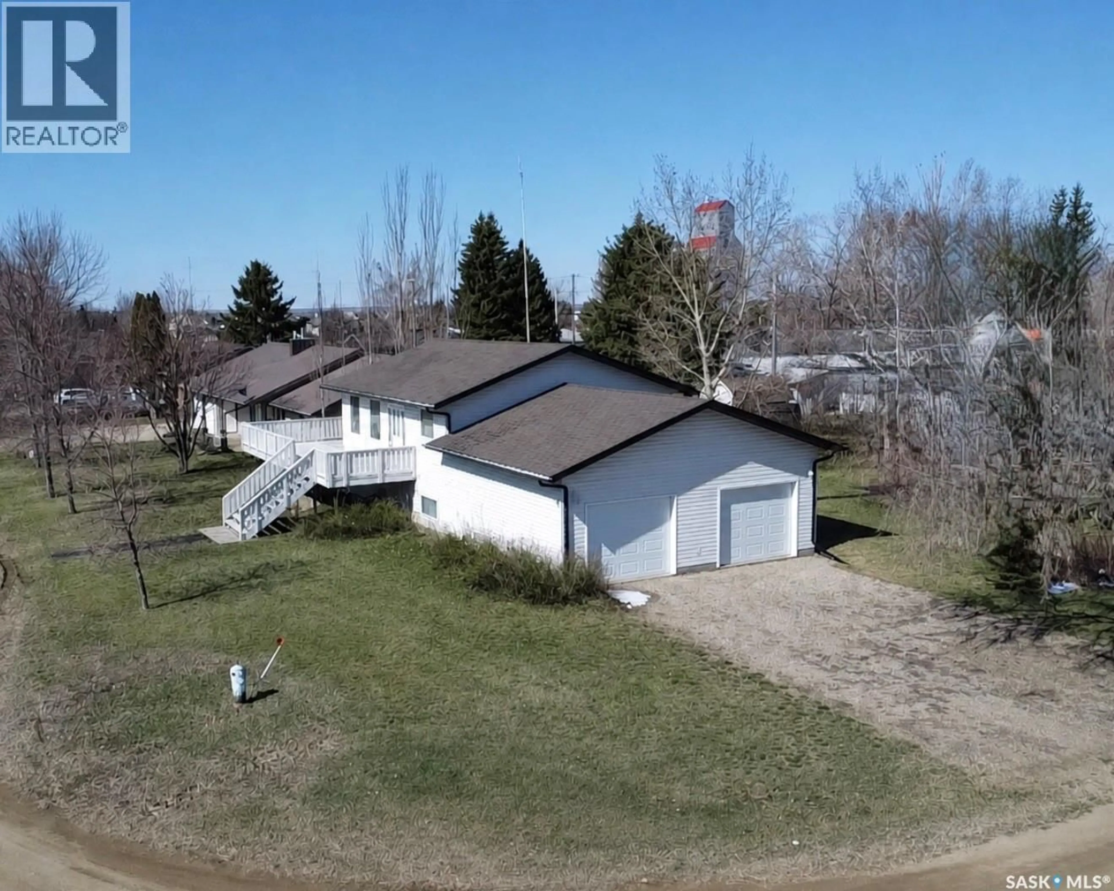 A pic from outside/outdoor area/front of a property/back of a property/a pic from drone, unknown for 147 DUCHESS STREET, Elbow Saskatchewan S0L1J0