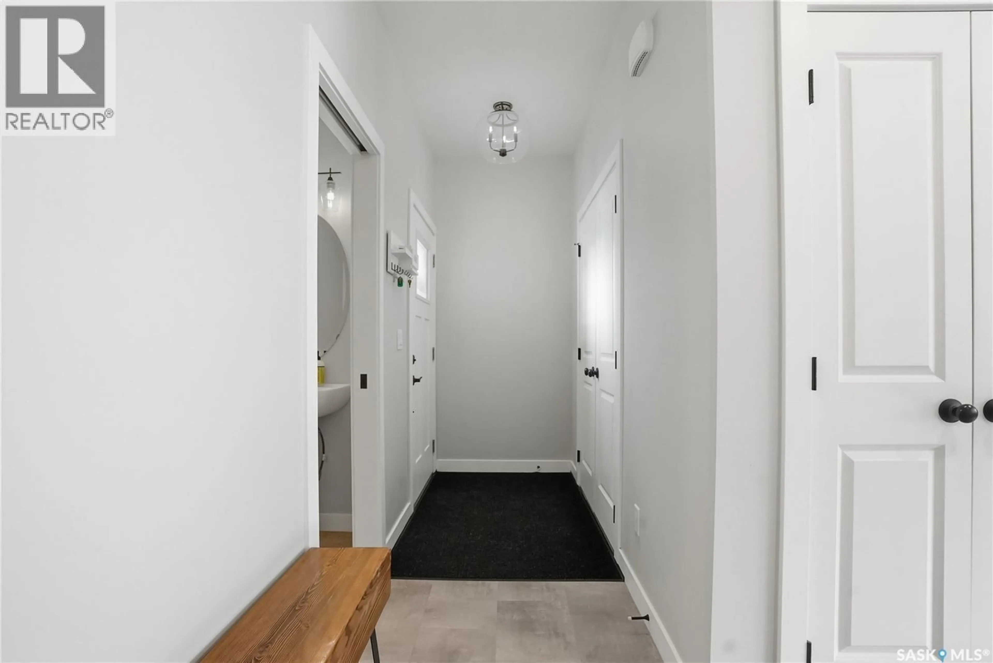 Indoor entryway for 246 ANISKOTAW MANOR, Saskatoon Saskatchewan S7V1L9