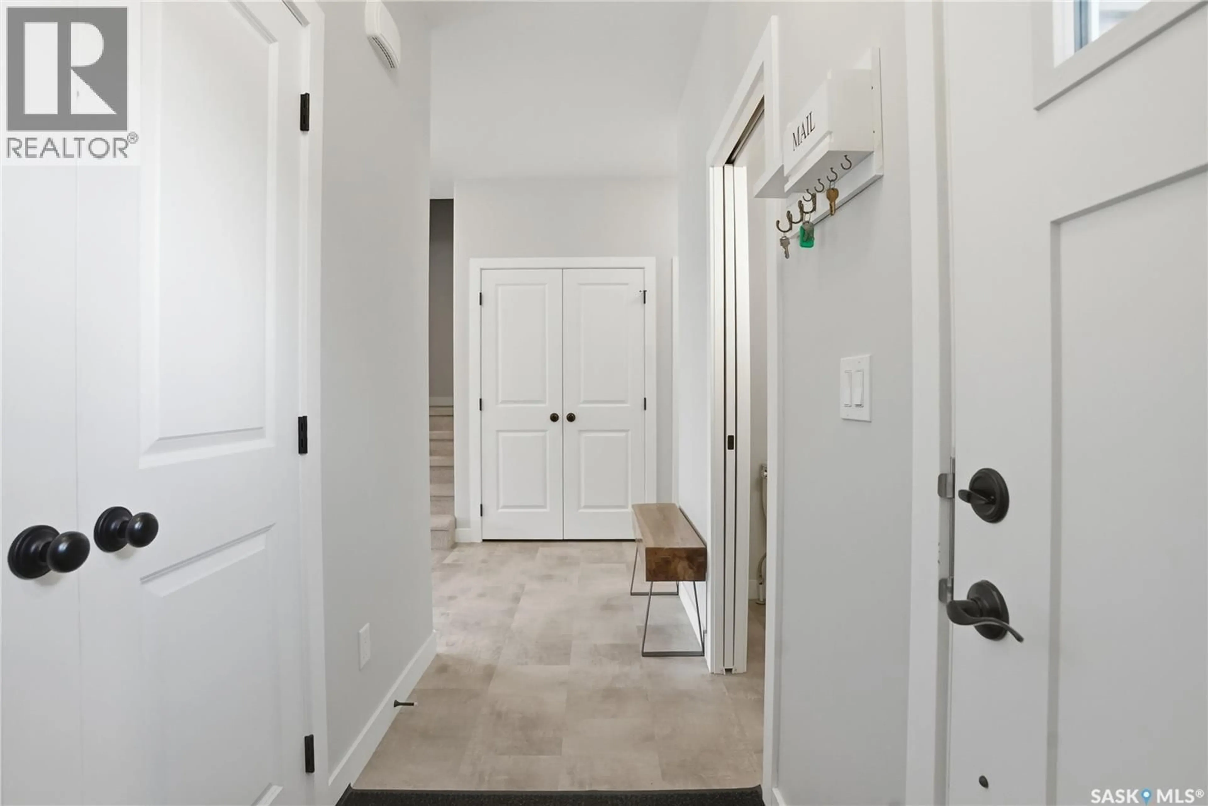 Indoor entryway for 246 ANISKOTAW MANOR, Saskatoon Saskatchewan S7V1L9