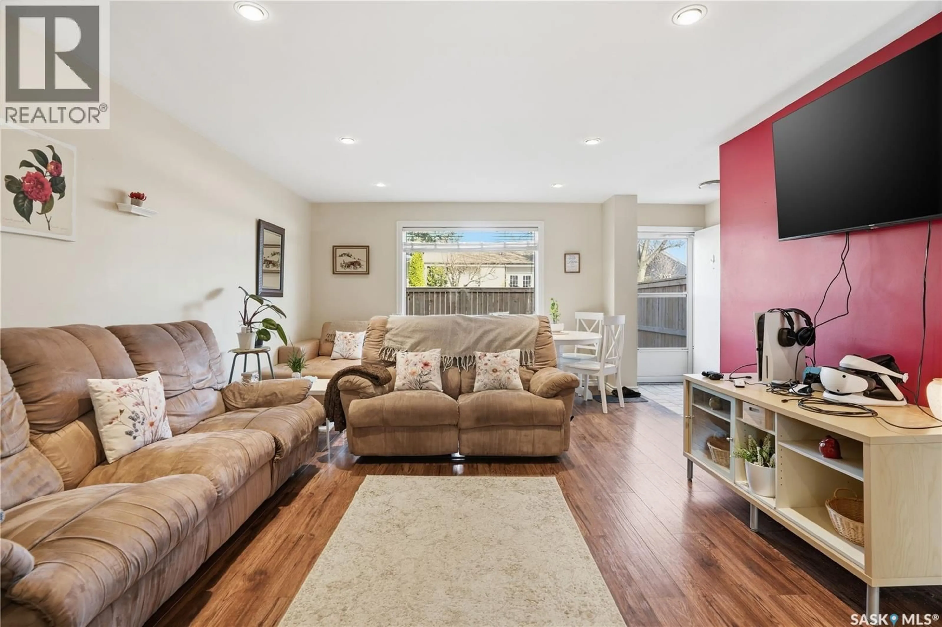 Living room with furniture, unknown for 7 KILLARNEY WAY, Regina Saskatchewan S4S6V9