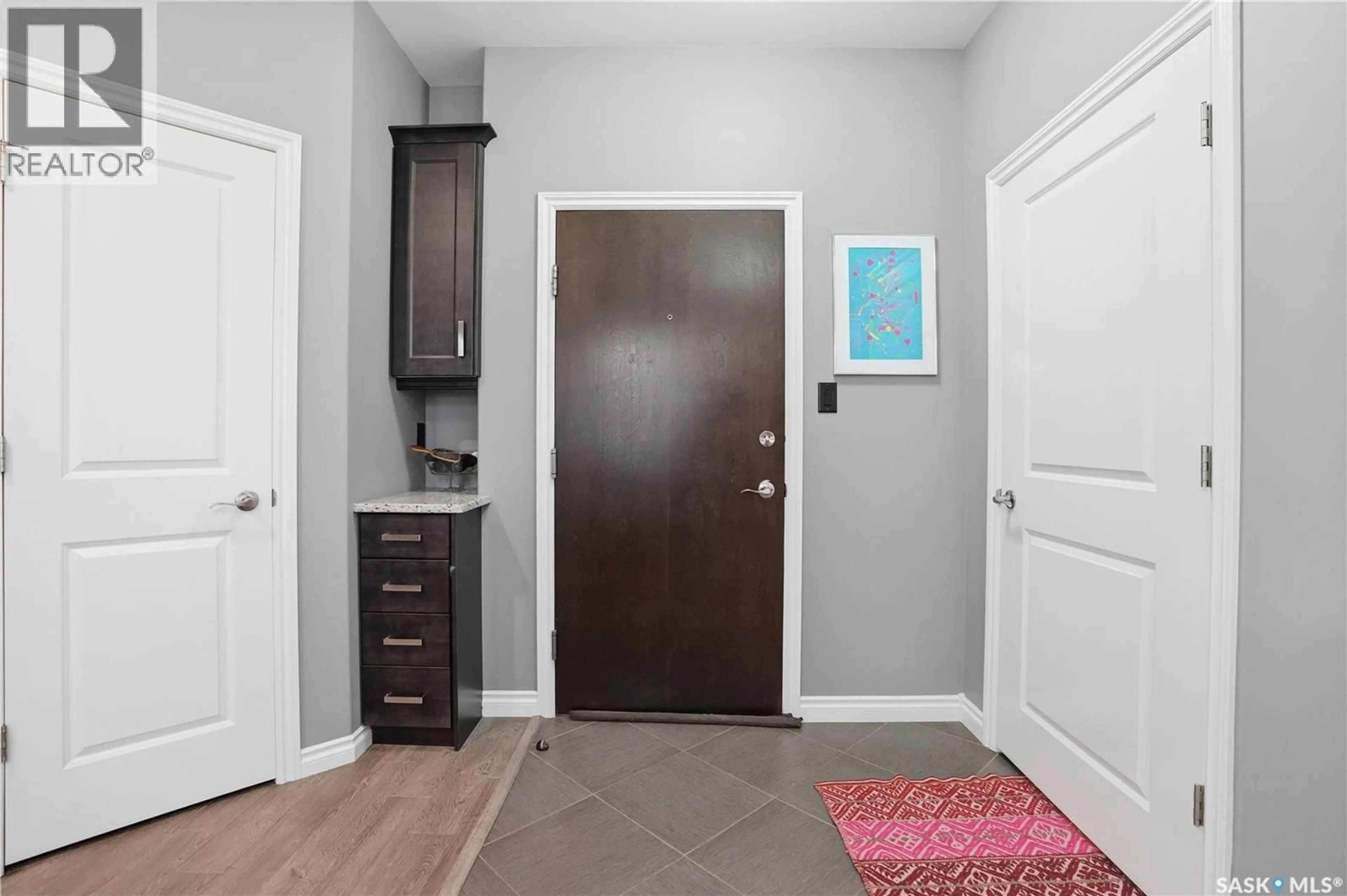 Indoor entryway for 104 - 4891 TRINITY LANE, Regina Saskatchewan S4W0E1