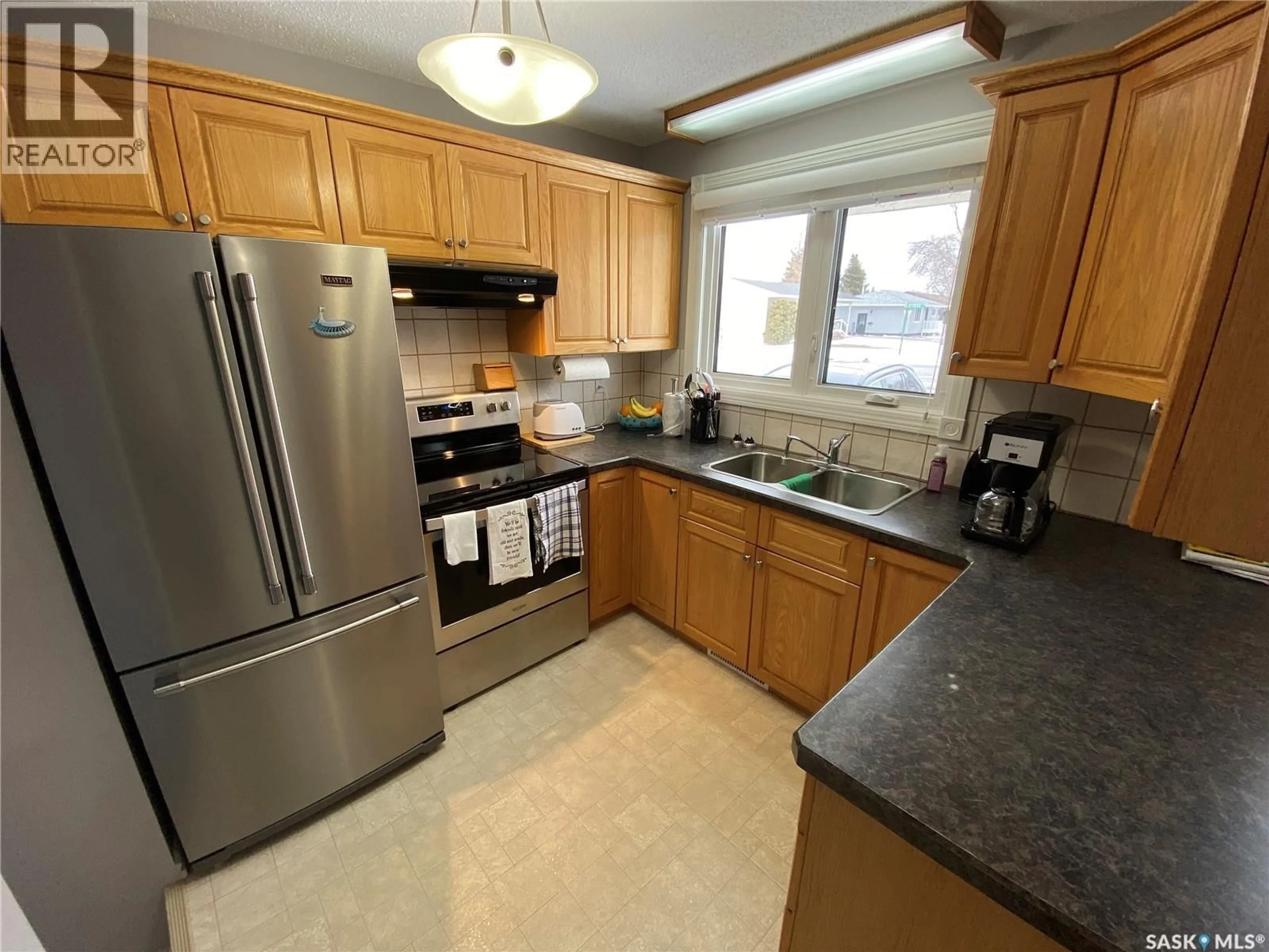 Standard kitchen, unknown for 116 CLAREWOOD CRESCENT, Yorkton Saskatchewan S3N2V2
