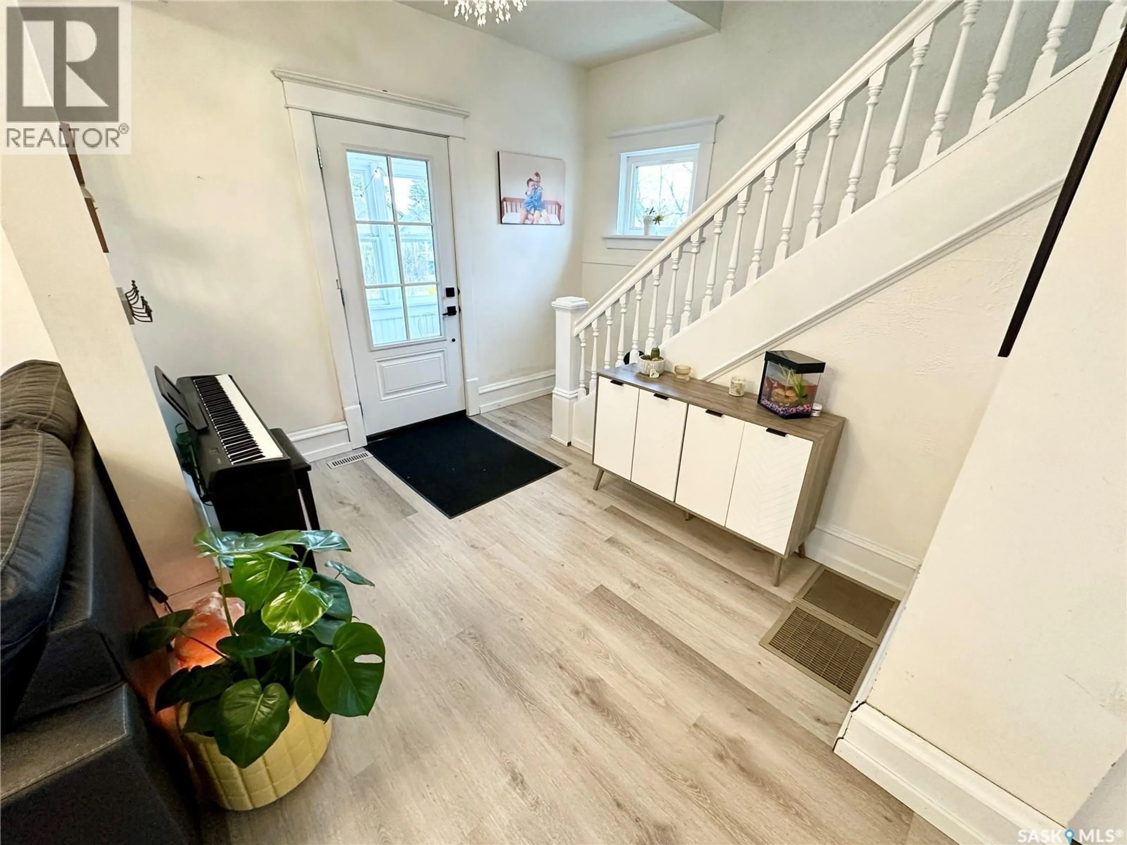 Indoor entryway for 416 3RD STREET, Weyburn Saskatchewan S4H2C8