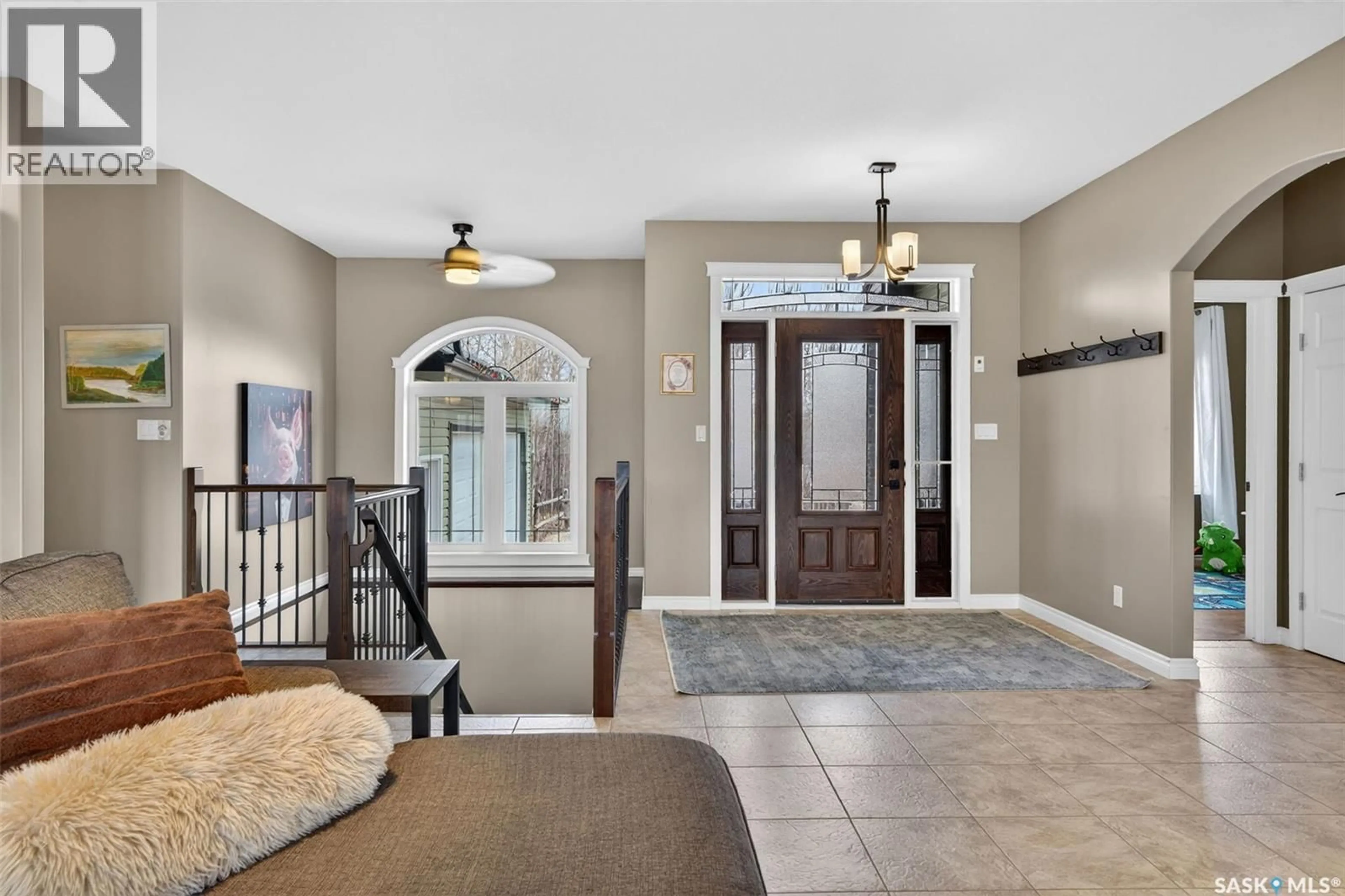 Indoor entryway for 71 14TH STREET, Humboldt Saskatchewan S0K2A0
