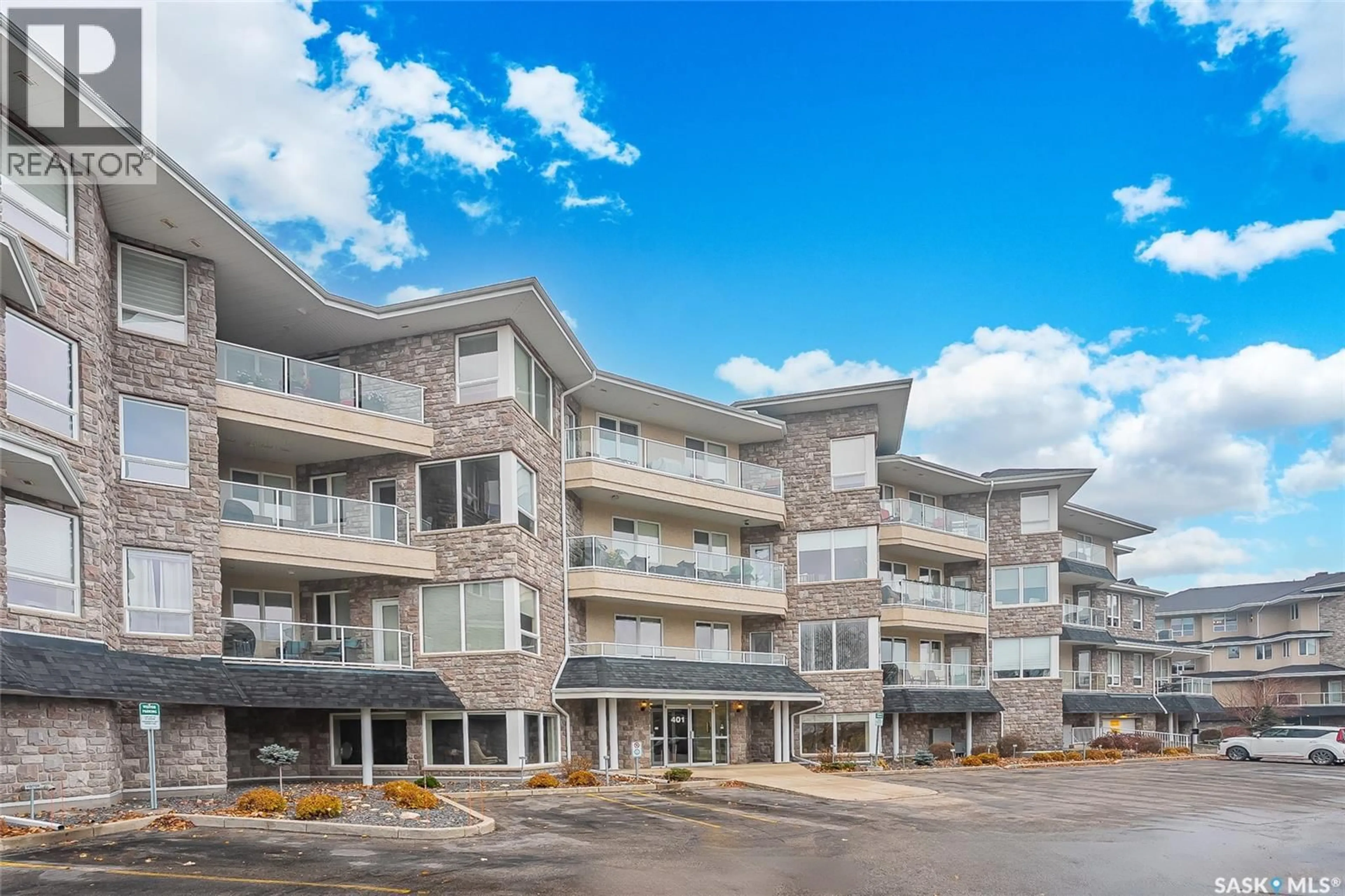 Patio, unknown for 204 - 401 CARTWRIGHT STREET, Saskatoon Saskatchewan S7T0B3