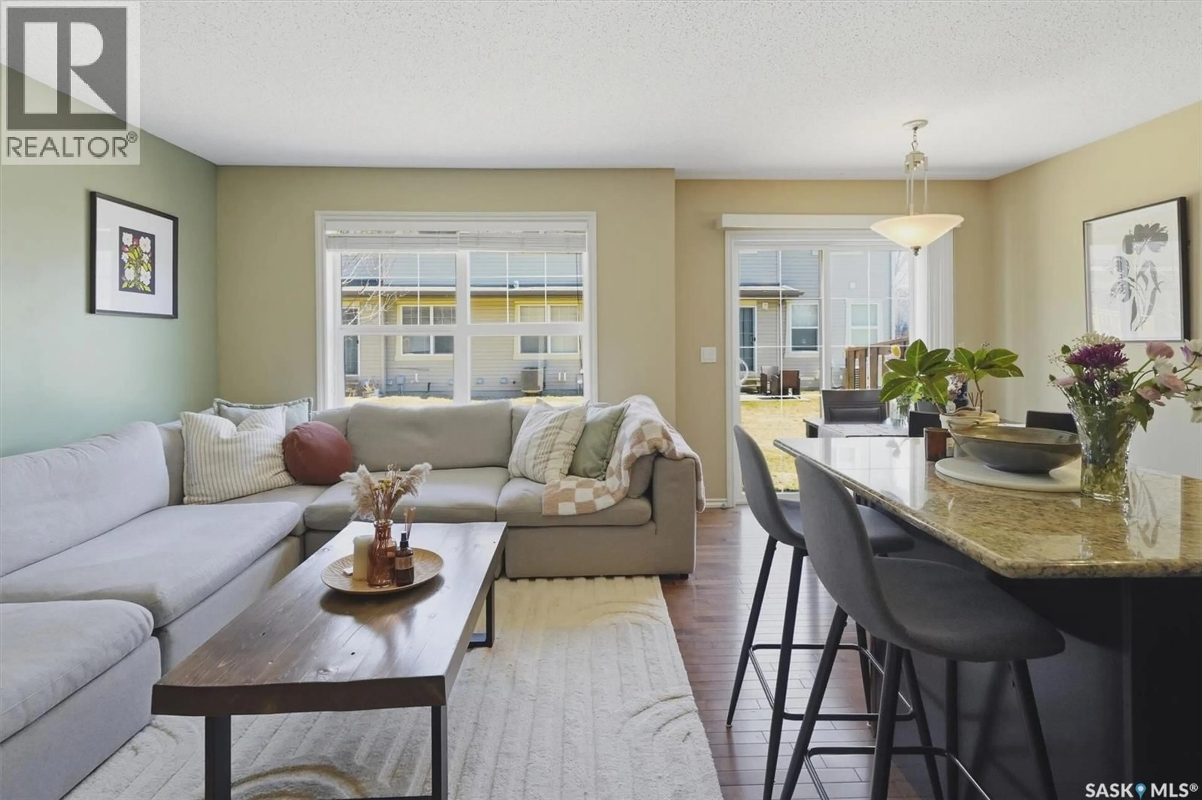 Living room with furniture, unknown for 105 LYND CRESCENT, Saskatoon Saskatchewan S7T0C3