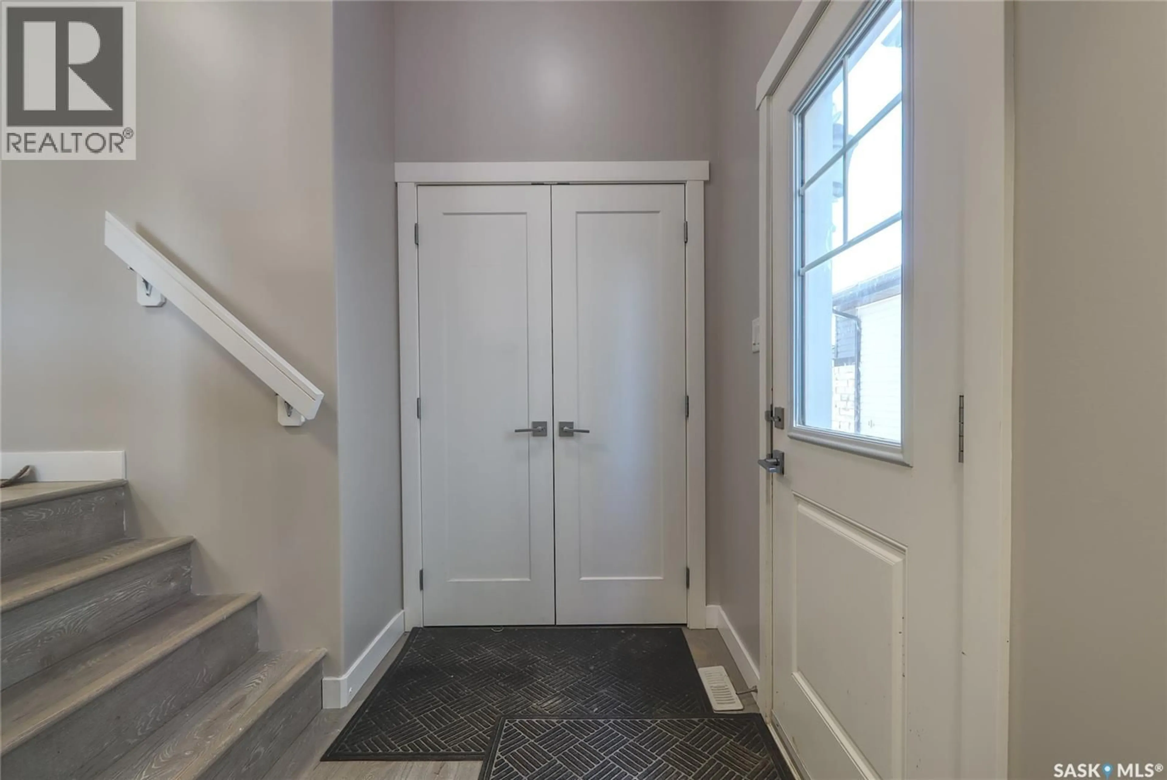 Indoor entryway for 1732 MUSTARD STREET, Regina Saskatchewan S4Y0G1