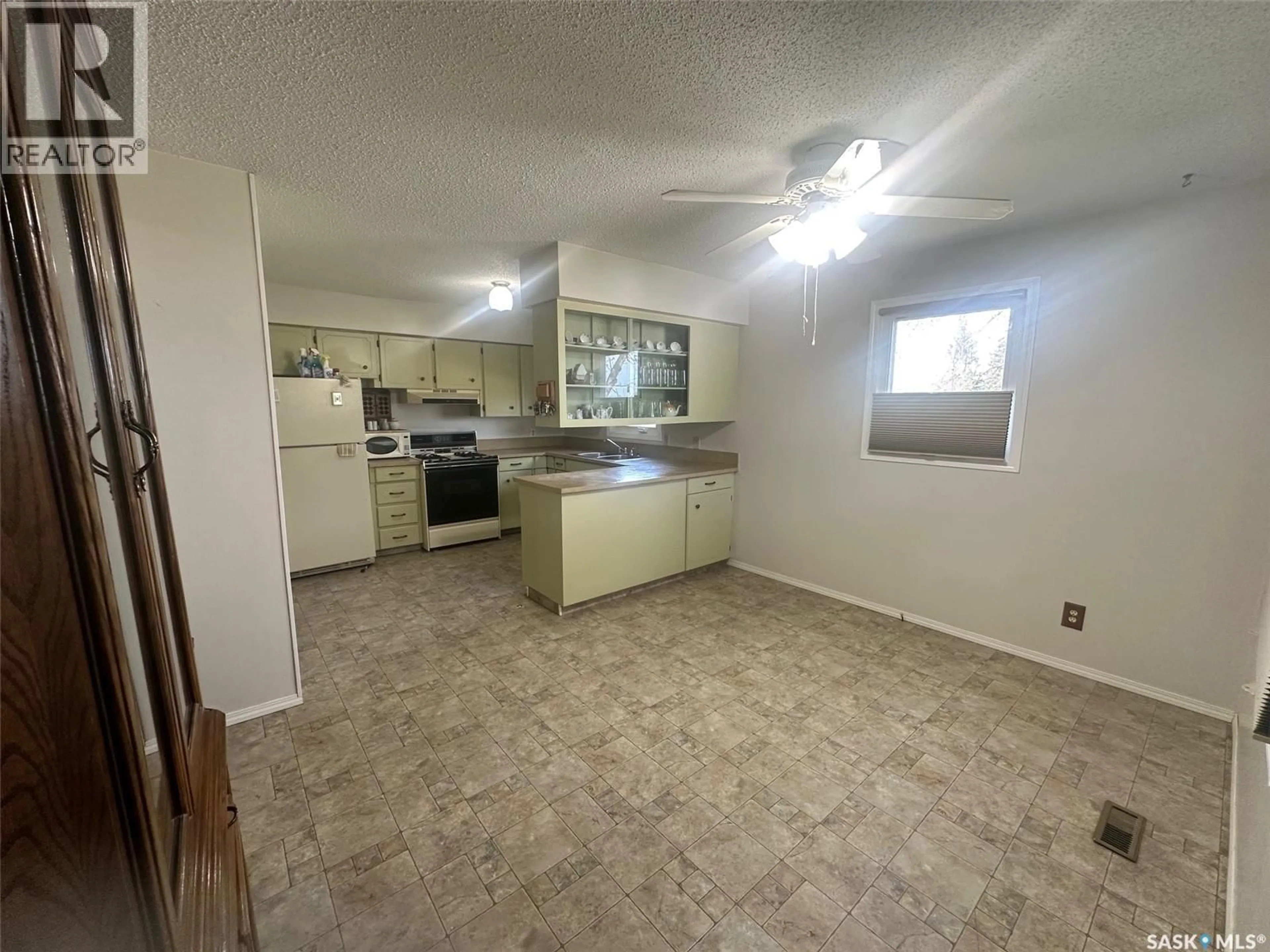 A pic of a room for 610 HUDSON STREET, Hudson Bay Saskatchewan S0E0Y0