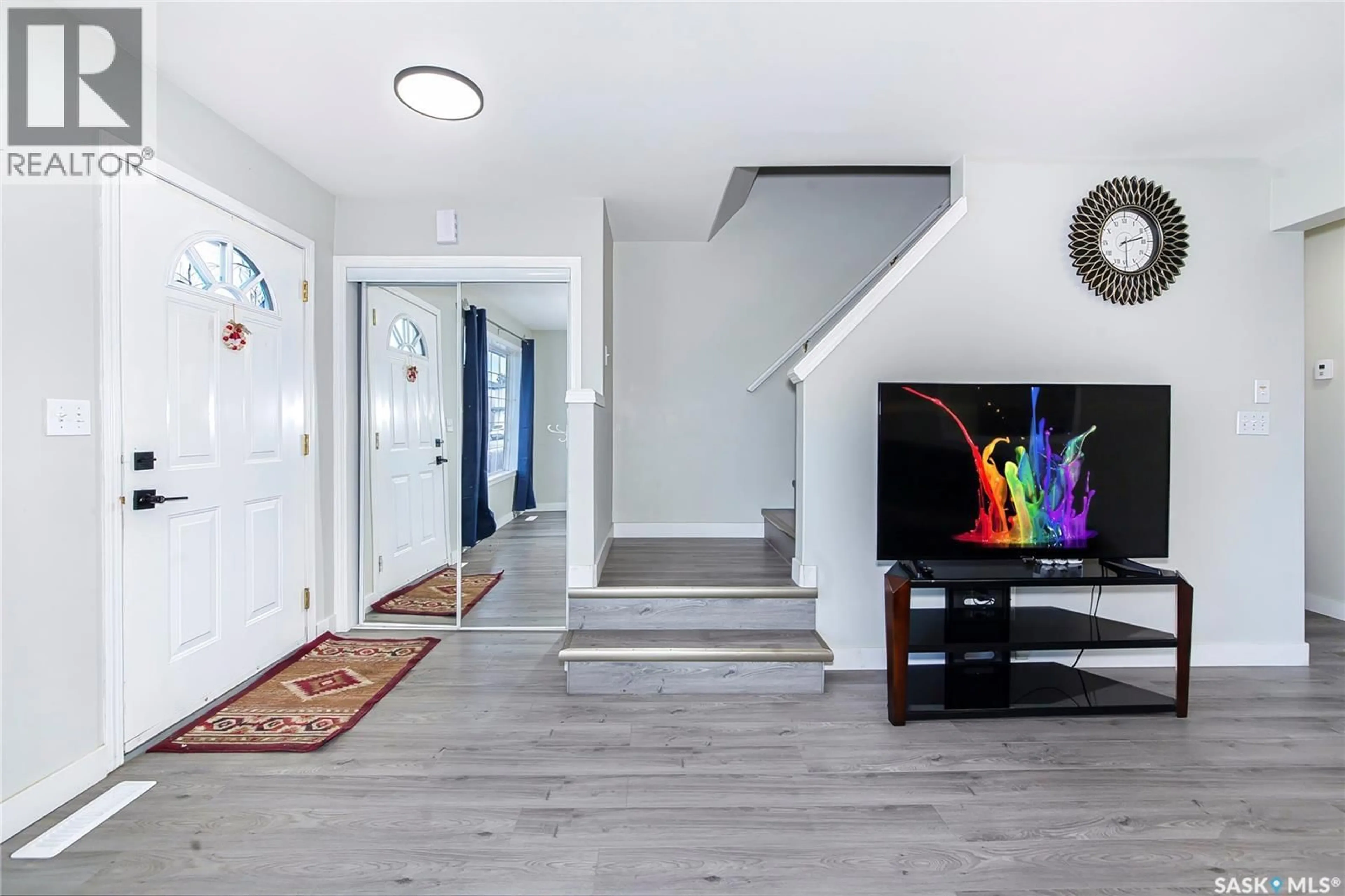 Indoor entryway for 670 - 137 KENDERDINE ROAD, Saskatoon Saskatchewan S7N4W3