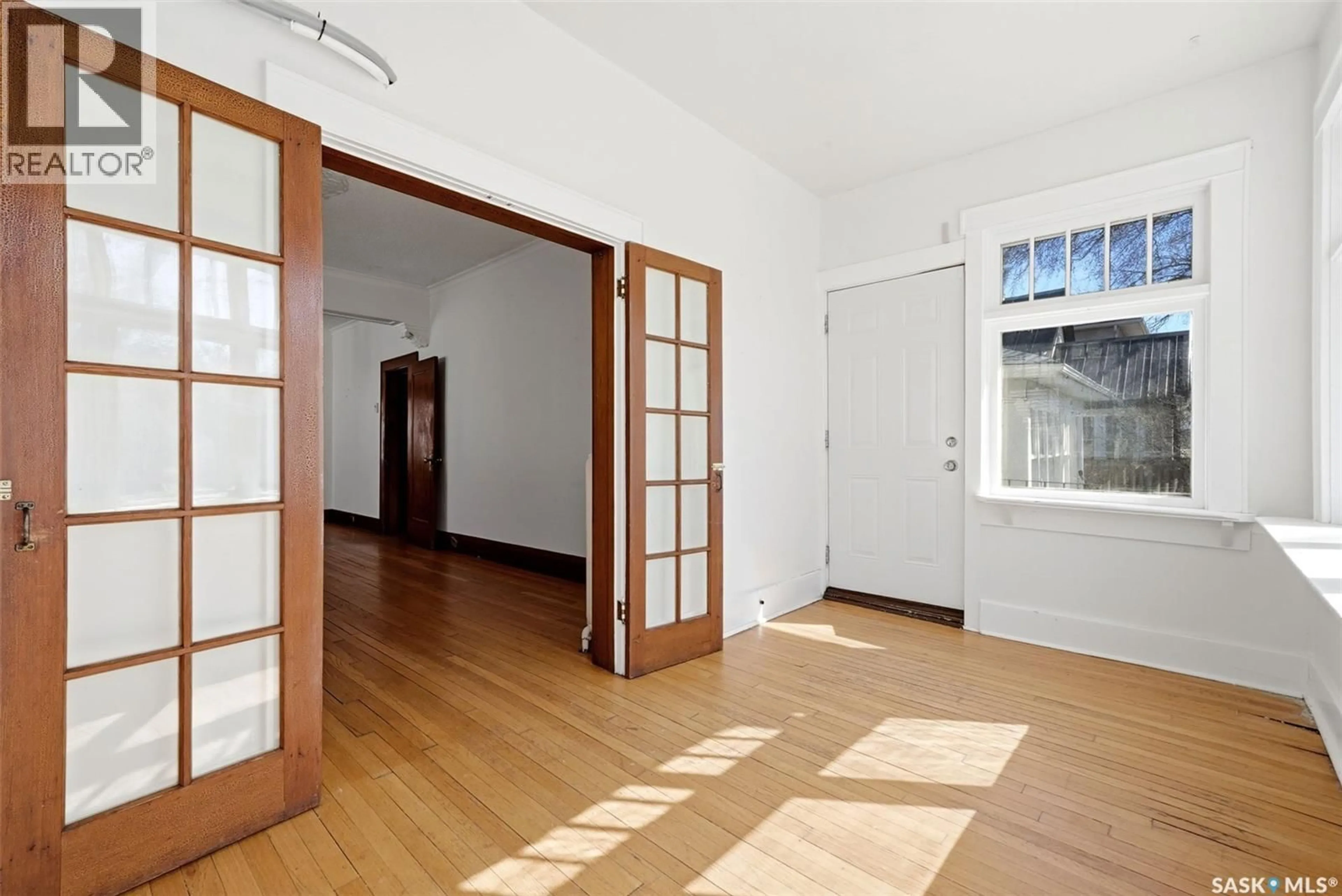 Indoor foyer for 1839 RETALLACK STREET, Regina Saskatchewan S4T2J8