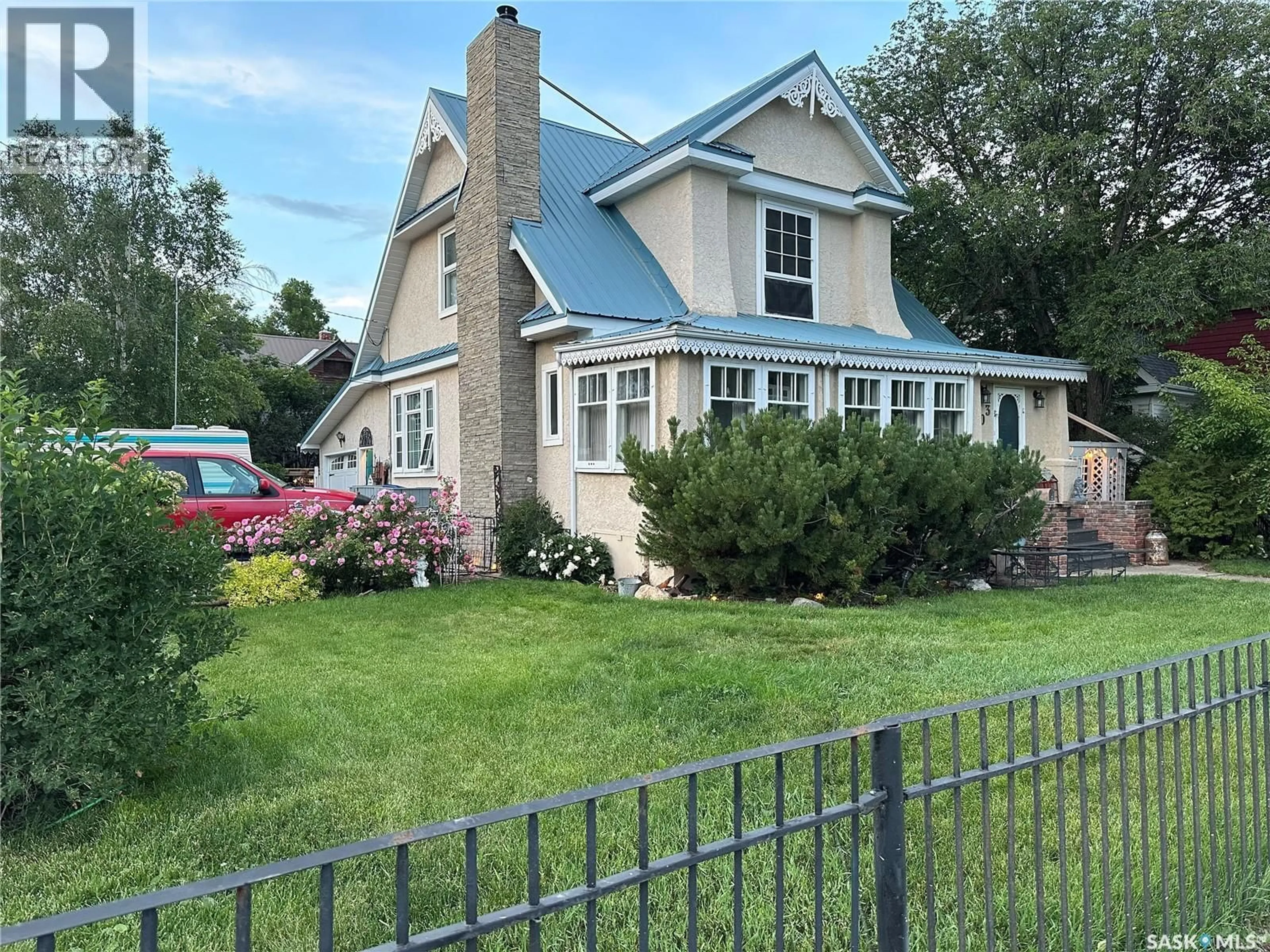 A pic from outside/outdoor area/front of a property/back of a property/a pic from drone, street for 503 BISON AVENUE, Weyburn Saskatchewan S4H0J6