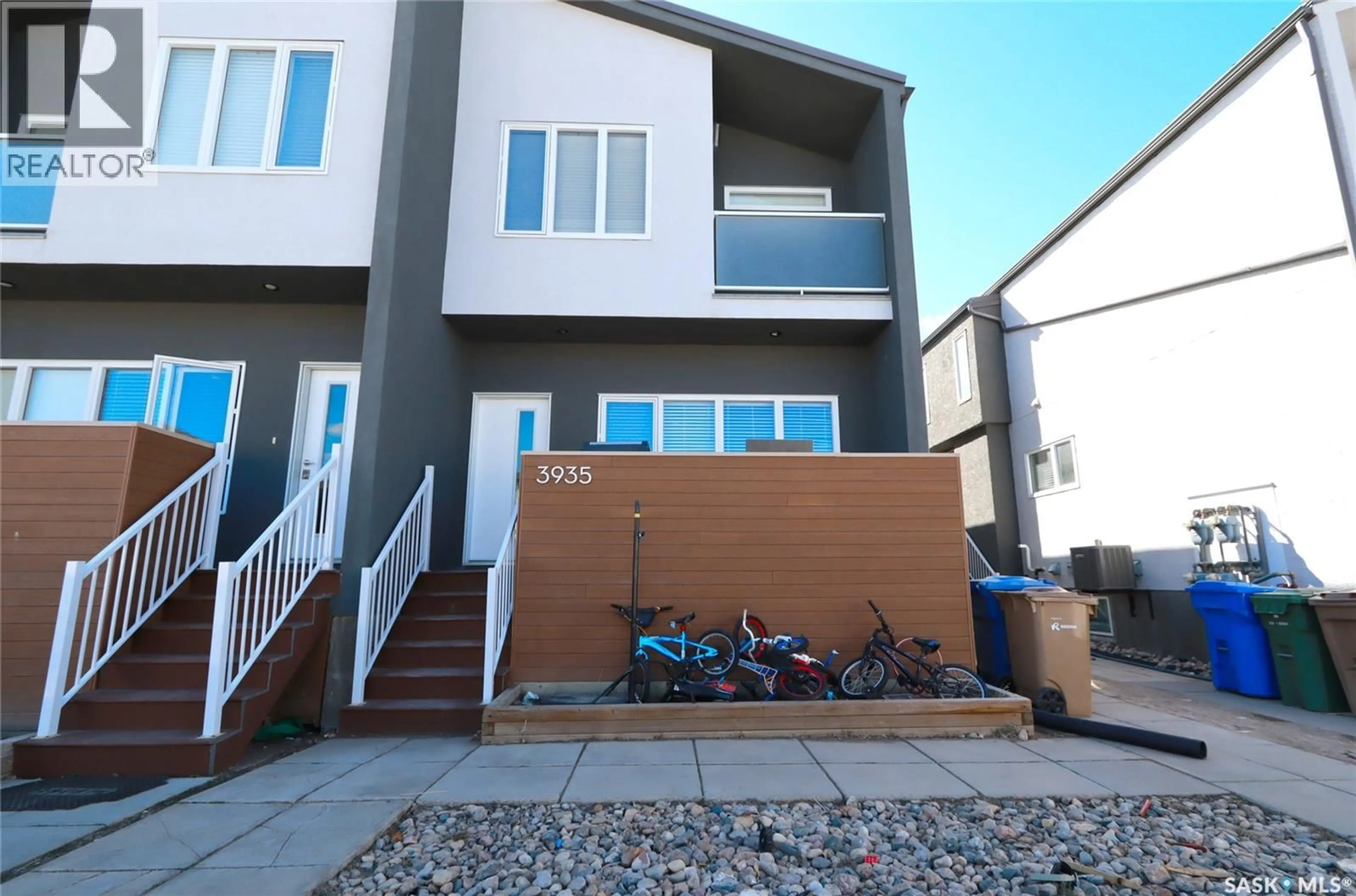 Home with vinyl exterior material, street for 3935 JAMES HILL ROAD, Regina Saskatchewan S0G4G0