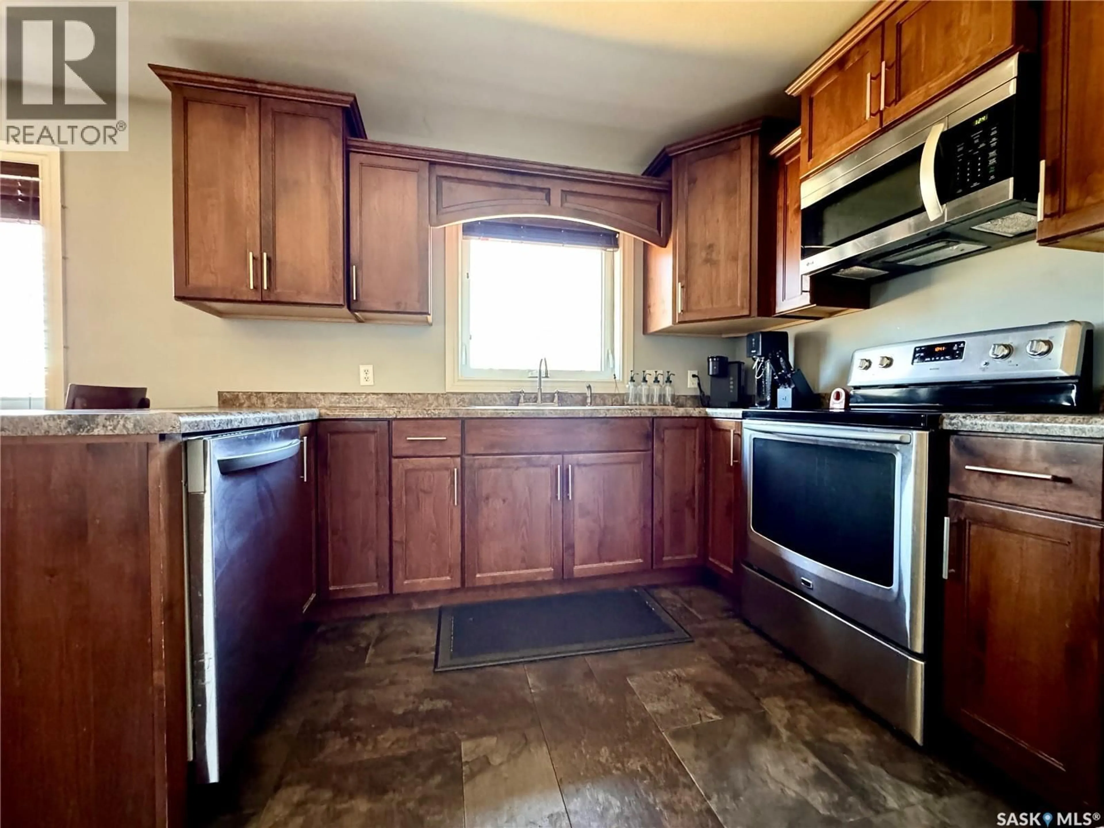 Standard kitchen, unknown for 320 3RD STREET, Bredenbury Saskatchewan S0A0H0