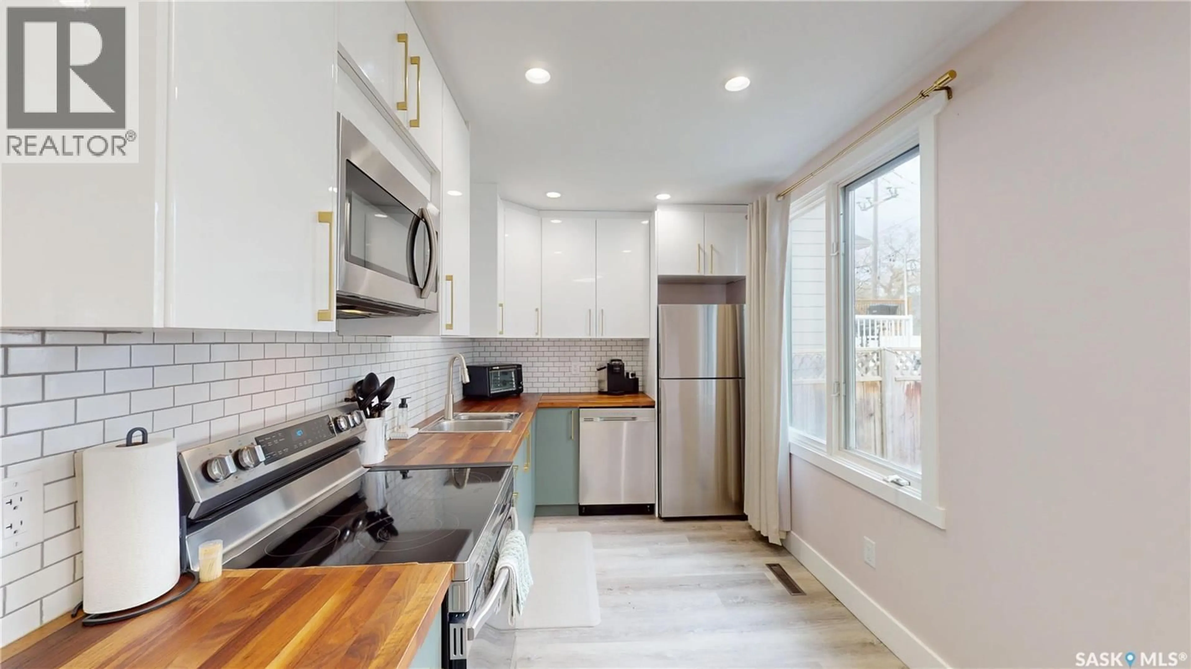 Open concept kitchen, unknown for 1232 2ND AVENUE, Saskatoon Saskatchewan S7K2E4