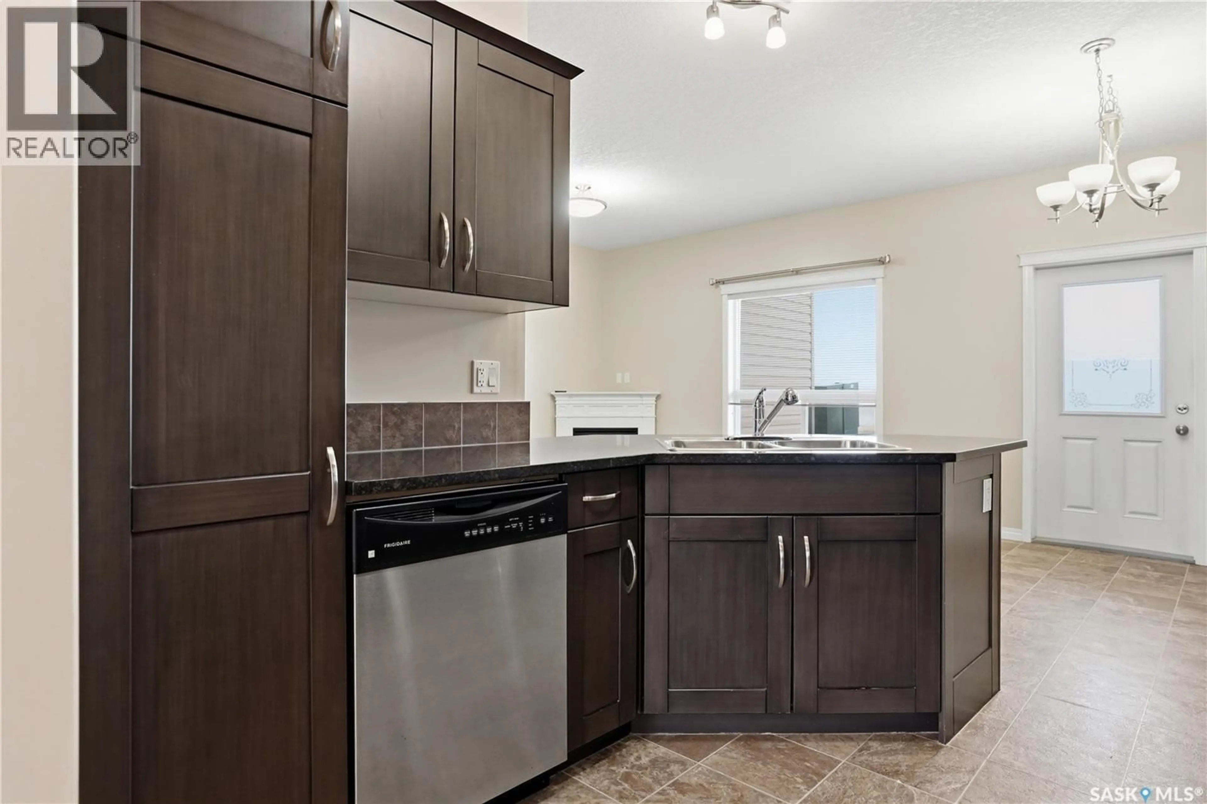 Standard kitchen, ceramic/tile floor for 210 - 3818 DEWDNEY AVENUE, Regina Saskatchewan S4Z0A6