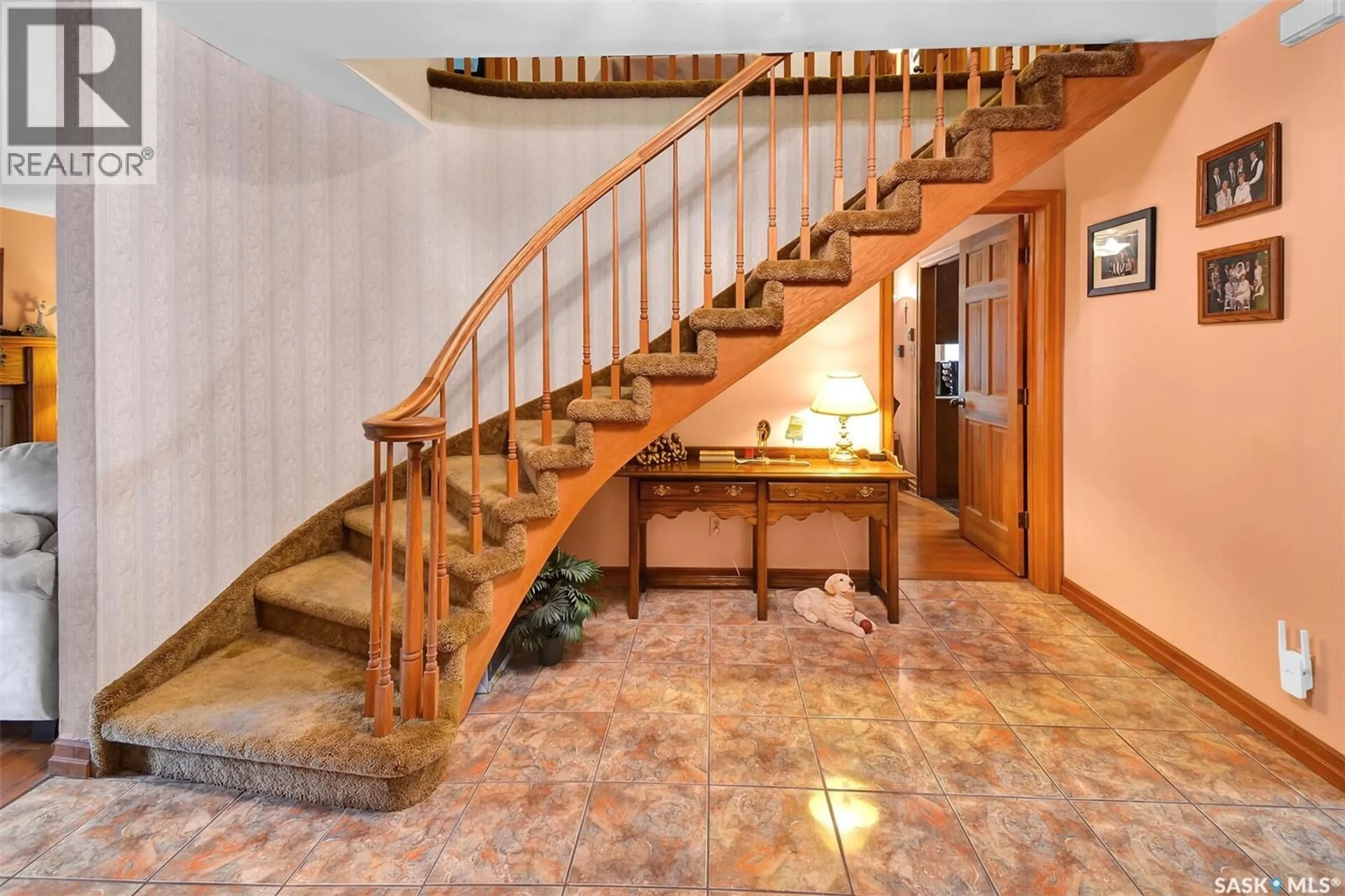 Indoor foyer for 223 WHITESWAN DRIVE, Saskatoon Saskatchewan S7K4M6