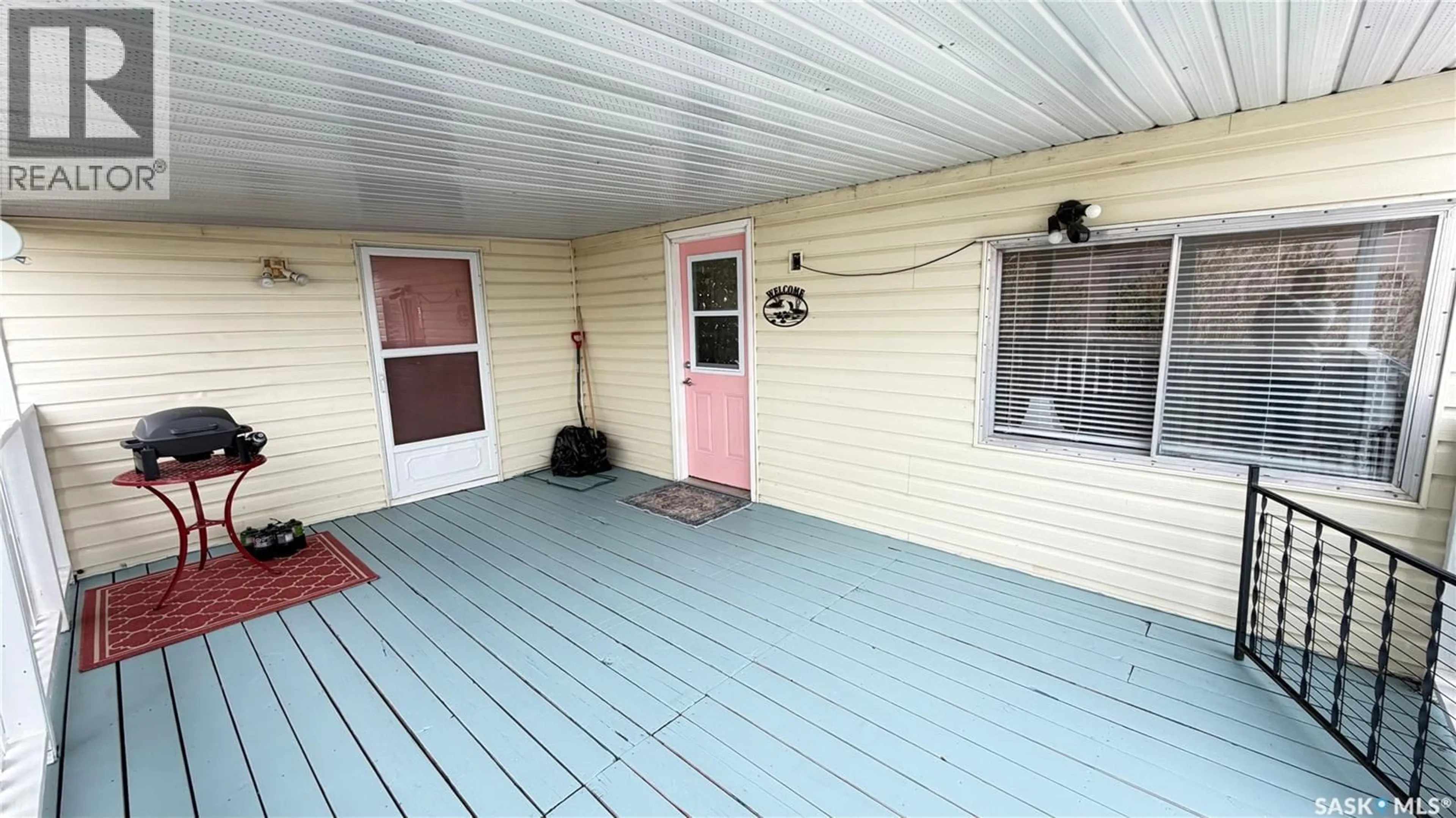 Patio, street for 31 CYPRESS MOBILE HOME PARK, Maple Creek Saskatchewan S0N1N0