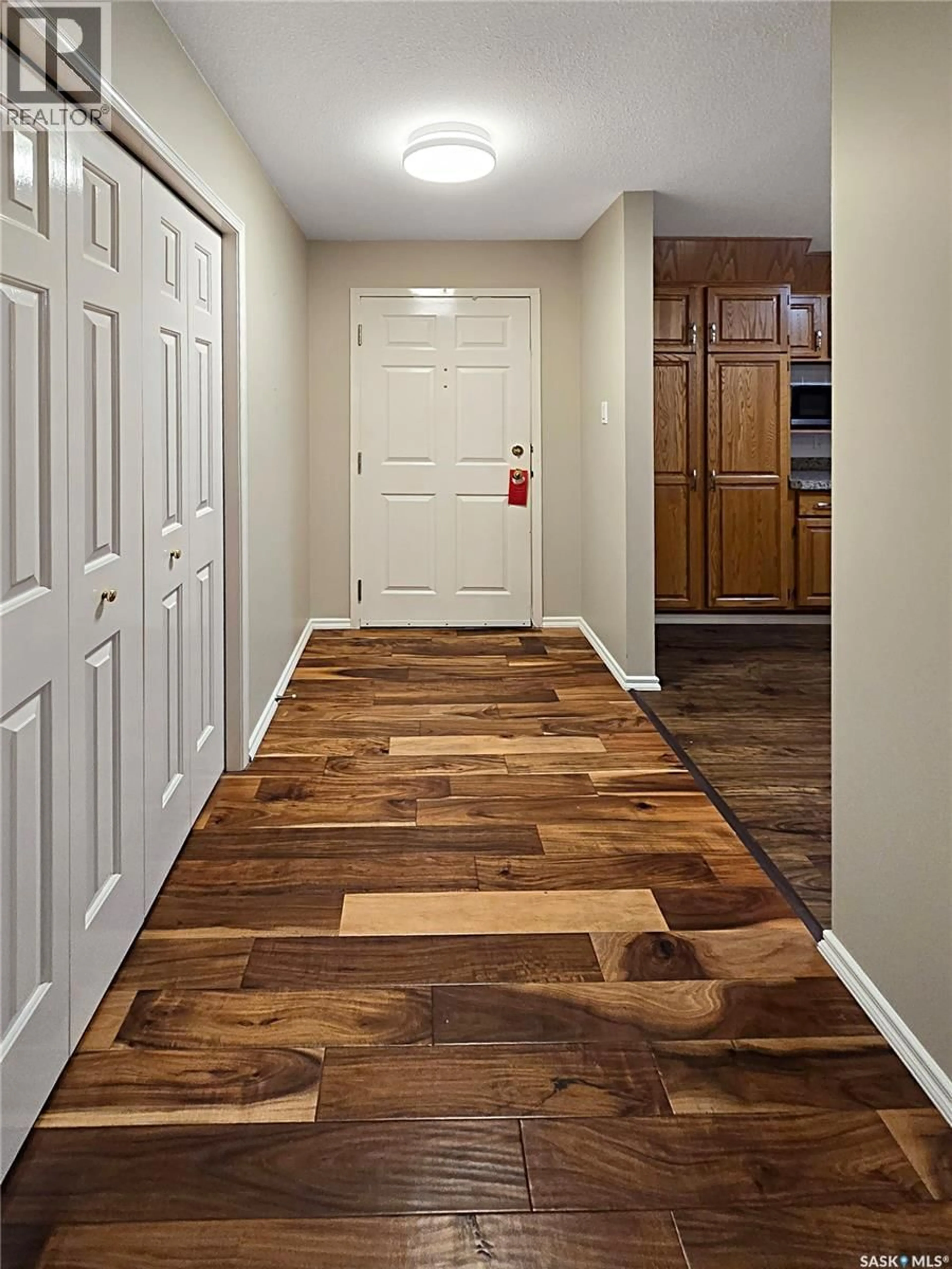 Indoor entryway for 103 27 ERICHSEN PLACE, Yorkton Saskatchewan S3N3Z6