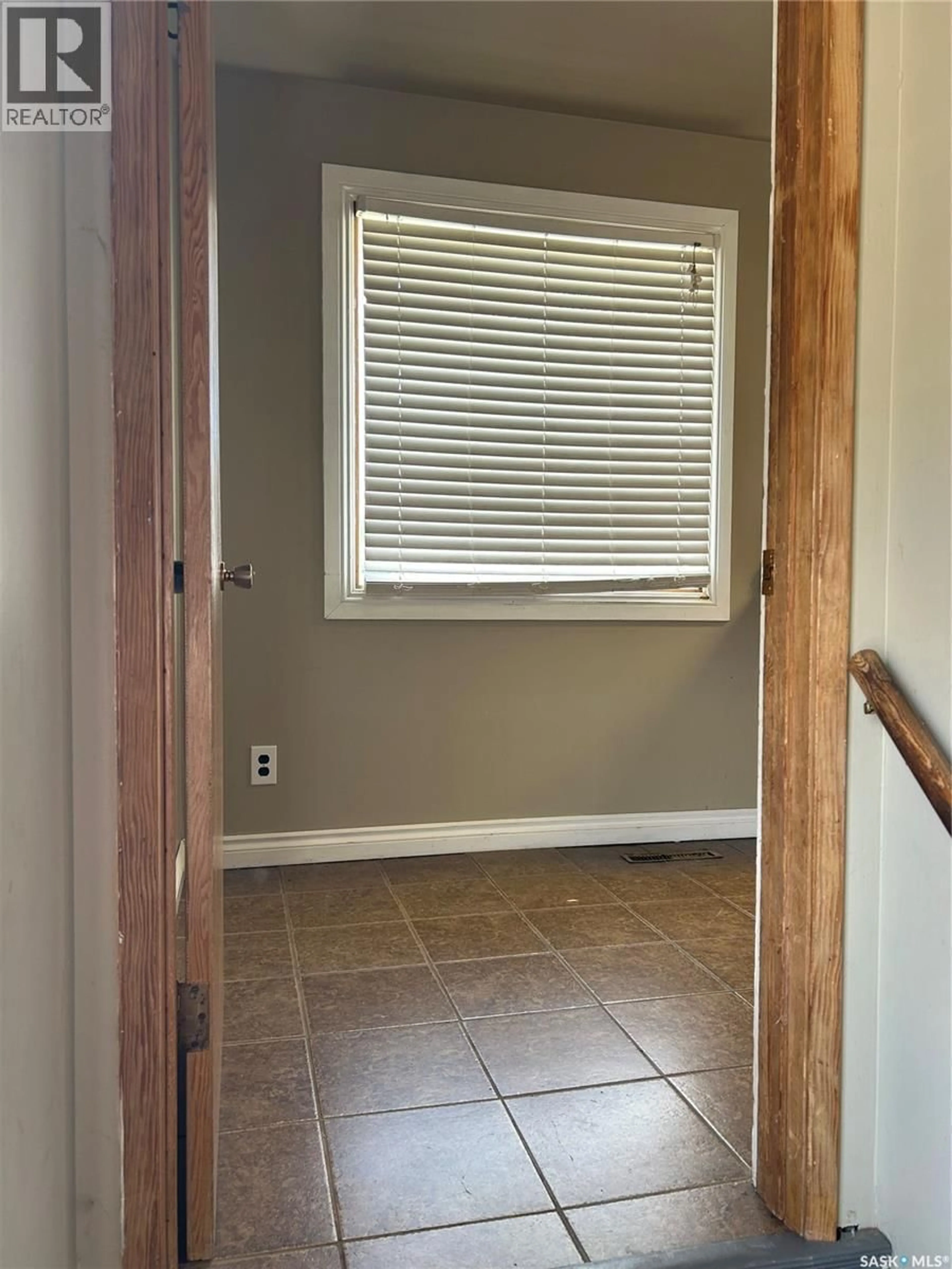 Indoor entryway for 826 EVA STREET, Estevan Saskatchewan S4A1P3