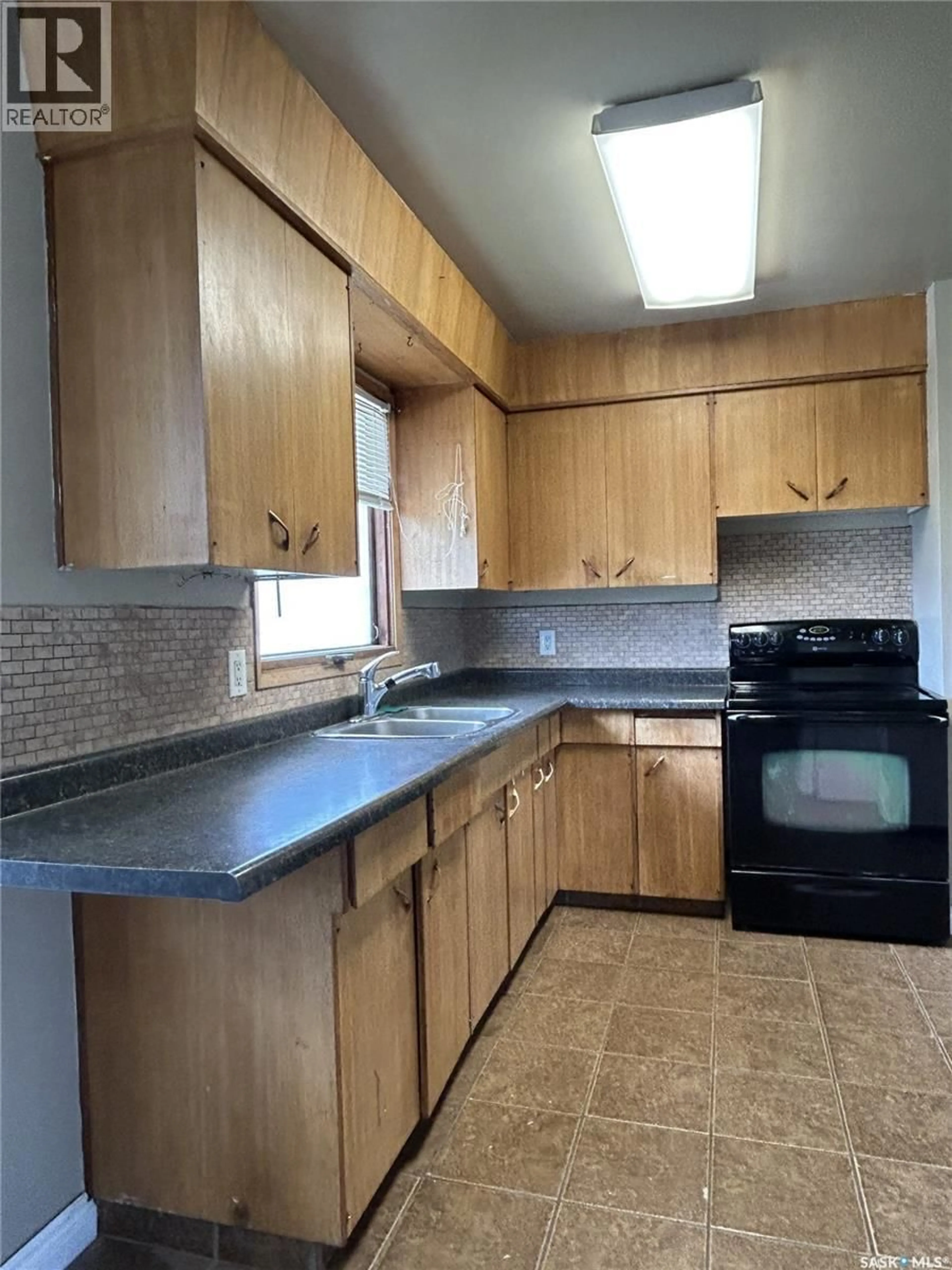 Standard kitchen, unknown for 826 EVA STREET, Estevan Saskatchewan S4A1P3