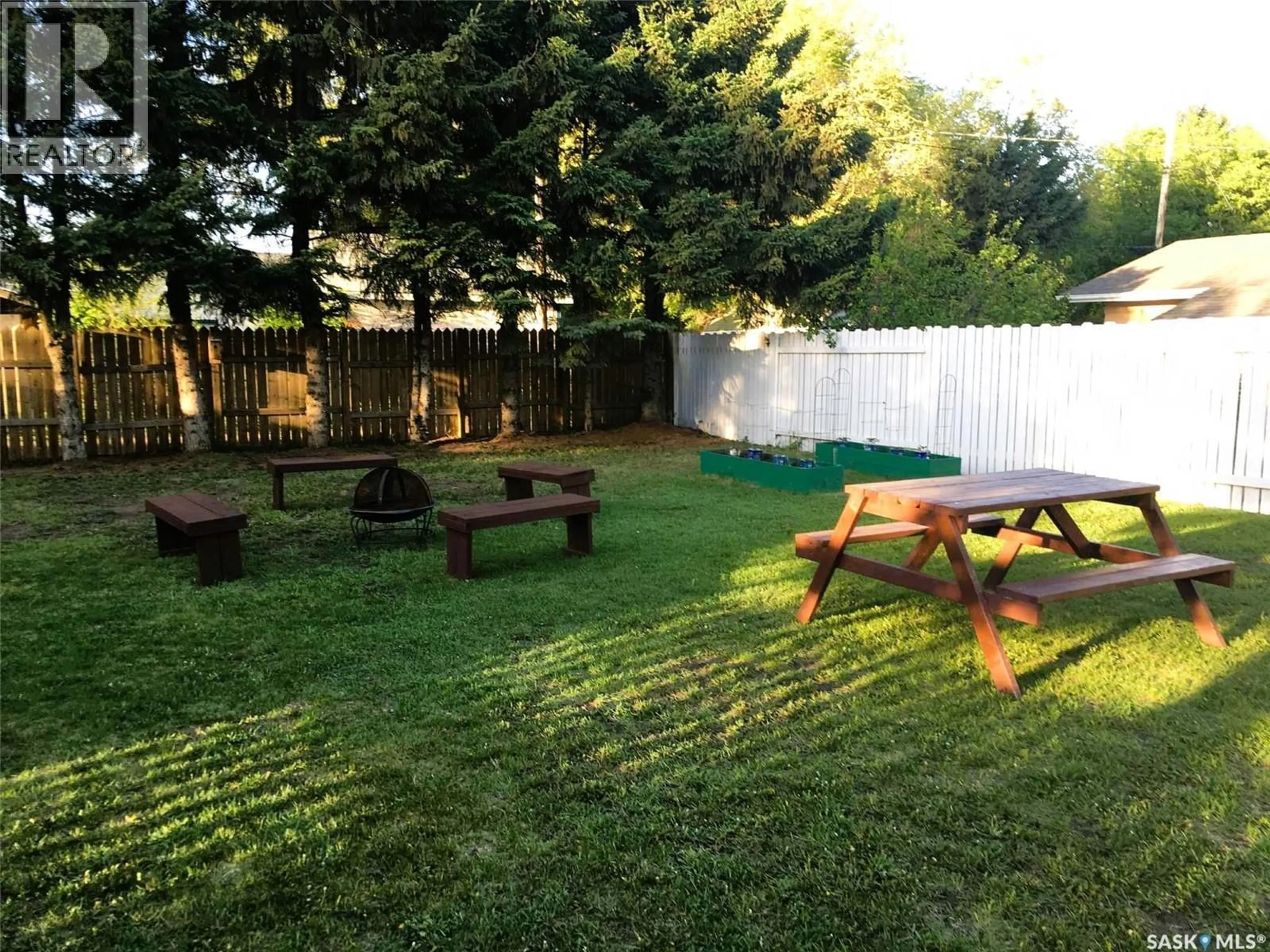 Patio, unknown for 44 CAMPBELL PLACE, Clavet Saskatchewan S0K0Y0