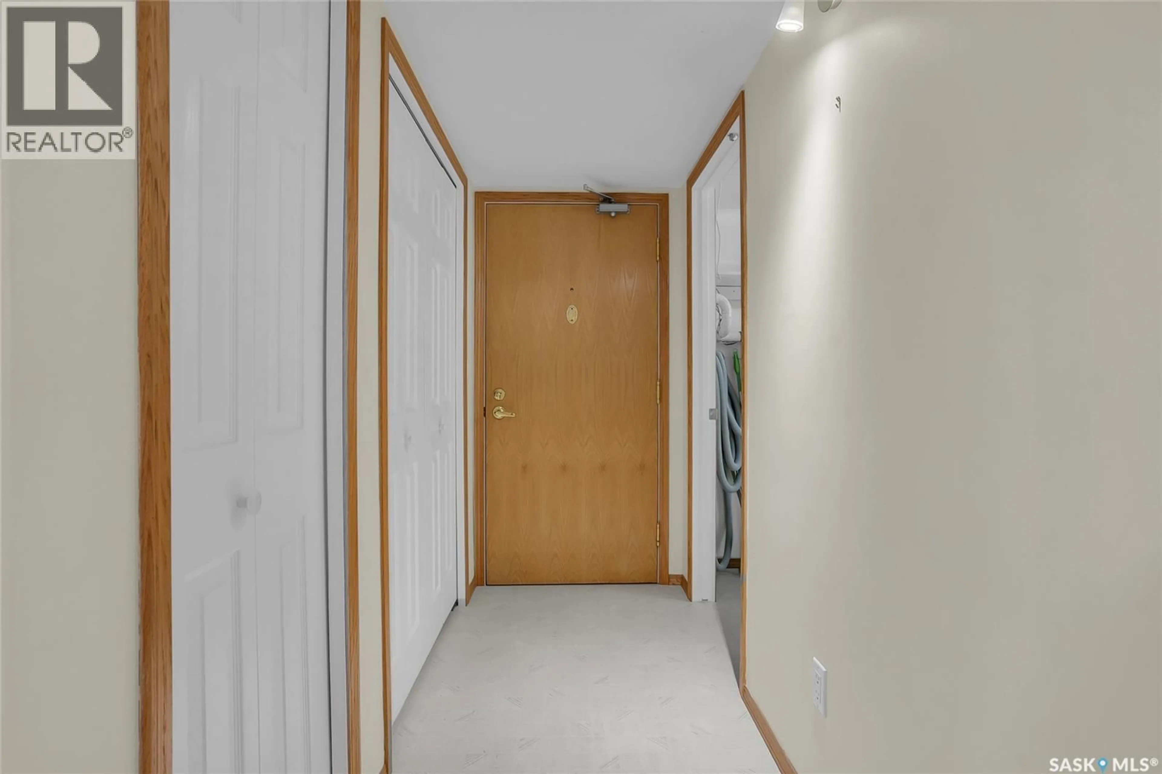 Indoor foyer for 505 - 104 MAIN STREET, Saskatoon Saskatchewan S7N0C2