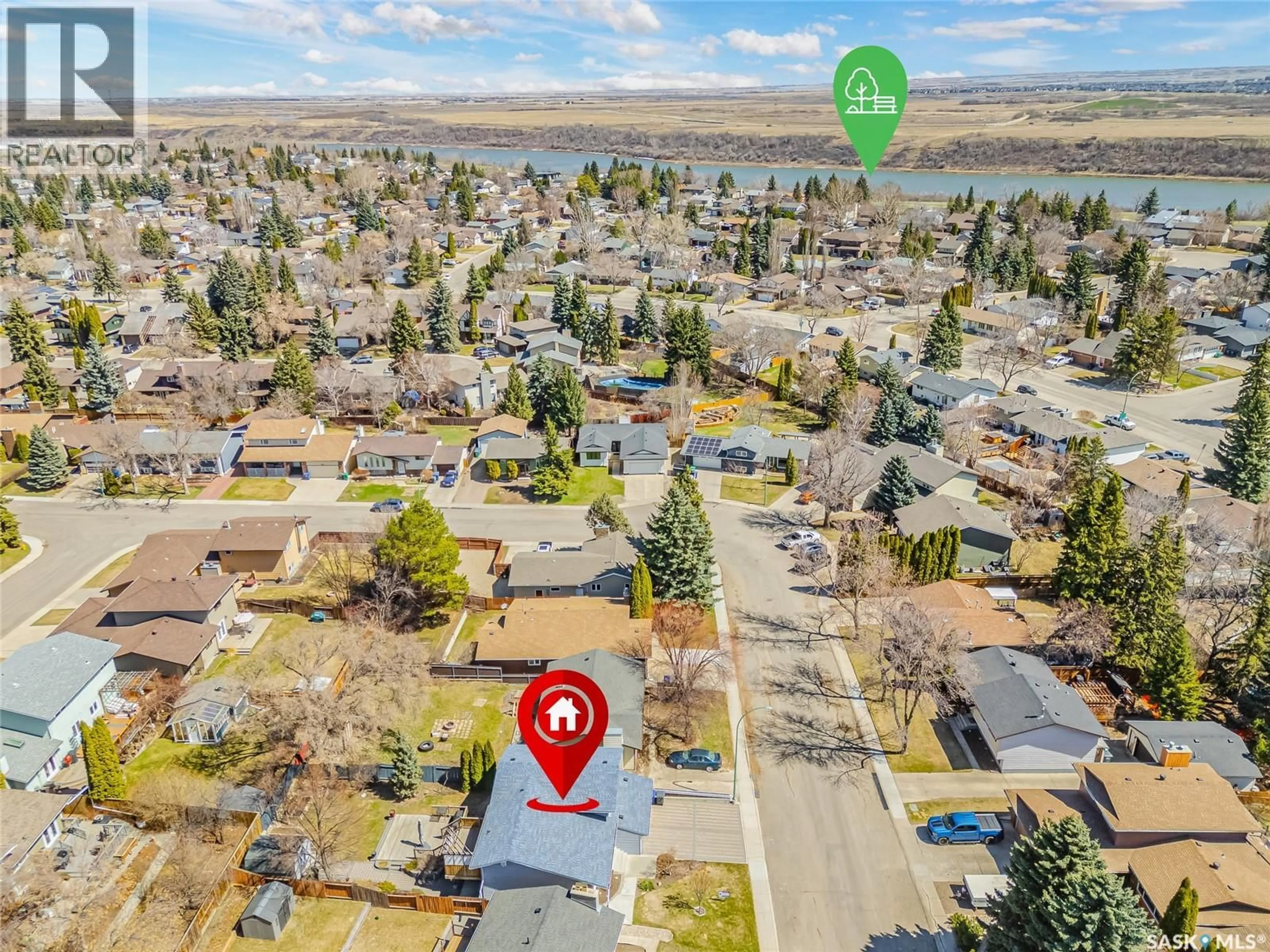 A pic from outside/outdoor area/front of a property/back of a property/a pic from drone, water/lake/river/ocean view for 147 FROBISHER CRESCENT, Saskatoon Saskatchewan S7K4Y4