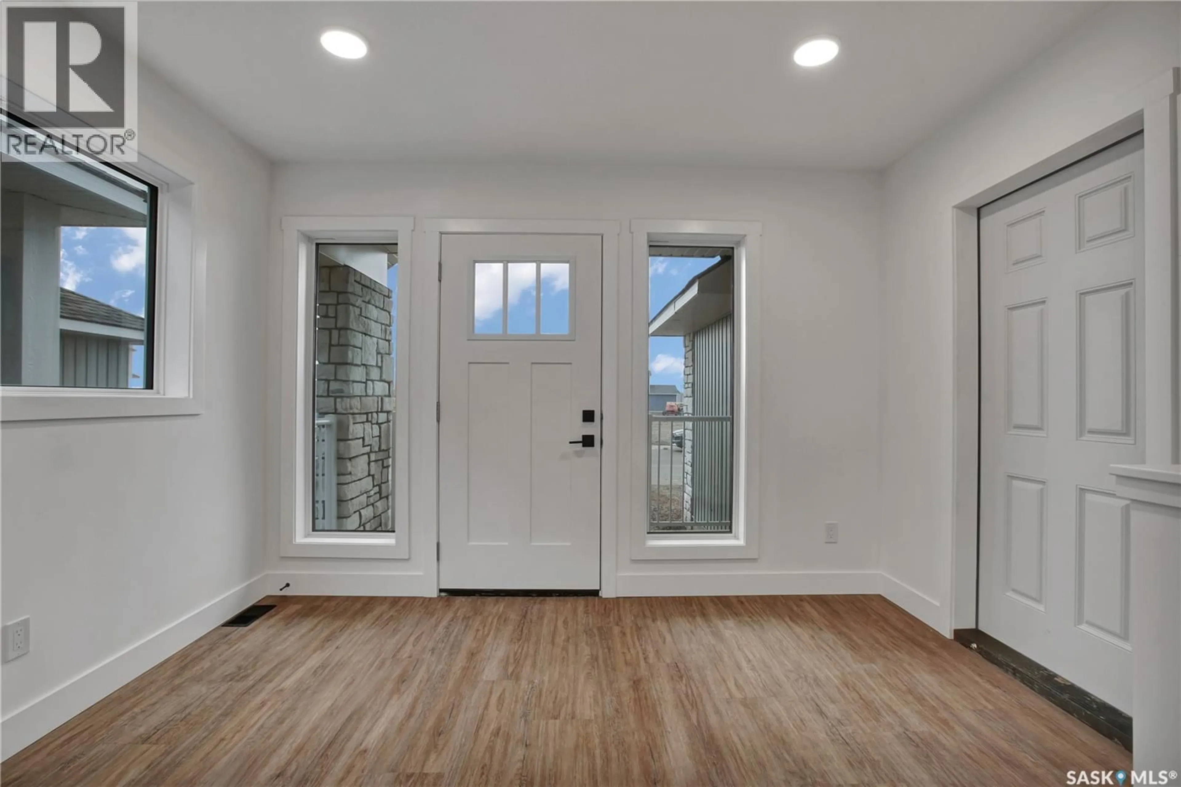 Indoor entryway for 105 EMMA CRESCENT, Martensville Saskatchewan S0K2T1