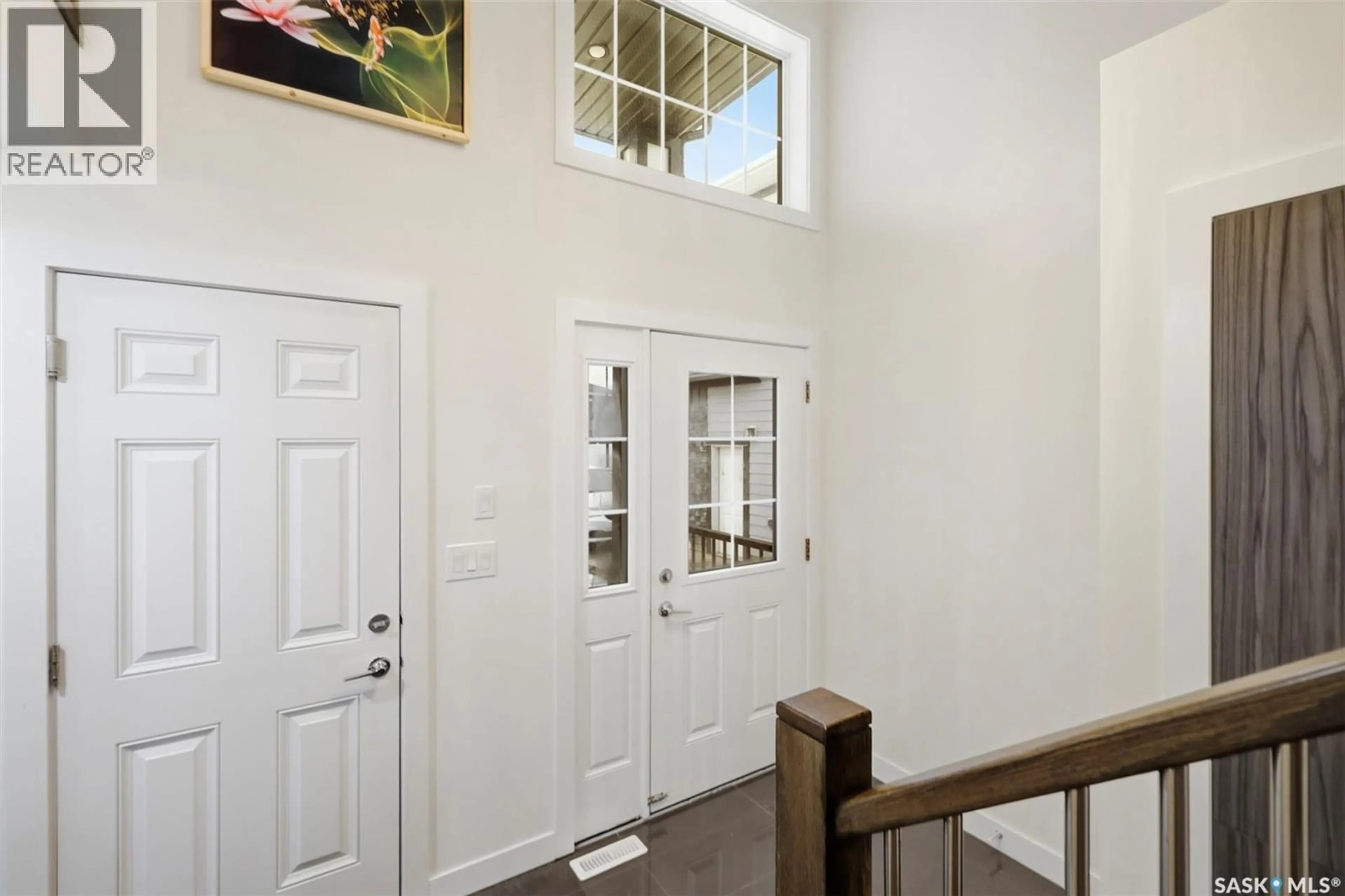 Indoor foyer for 671 UNDERHILL ROAD, Saskatoon Saskatchewan S7V1N8