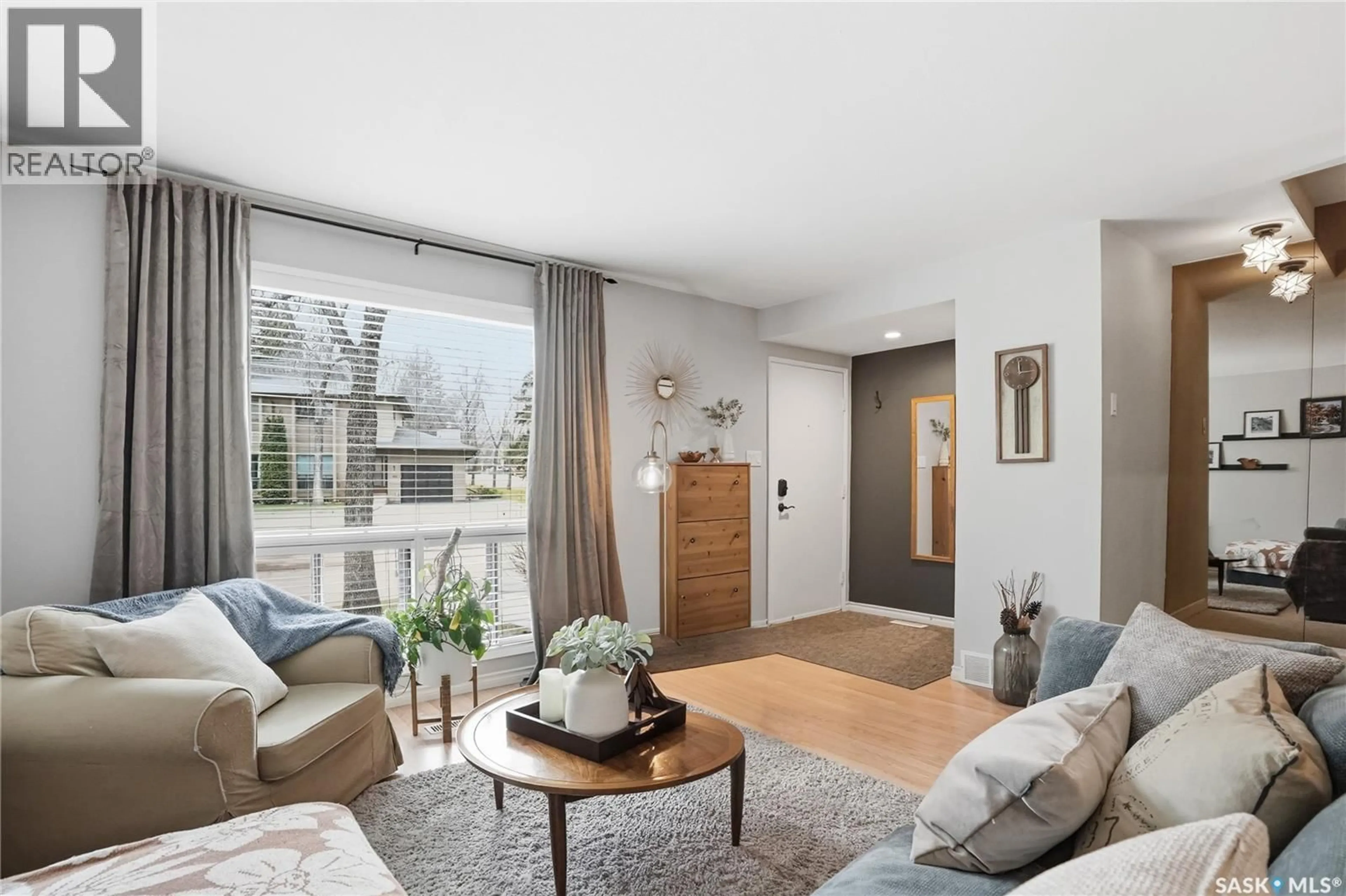 Living room with furniture, unknown for 16 425 PINEHOUSE DRIVE, Saskatoon Saskatchewan S7K5K2