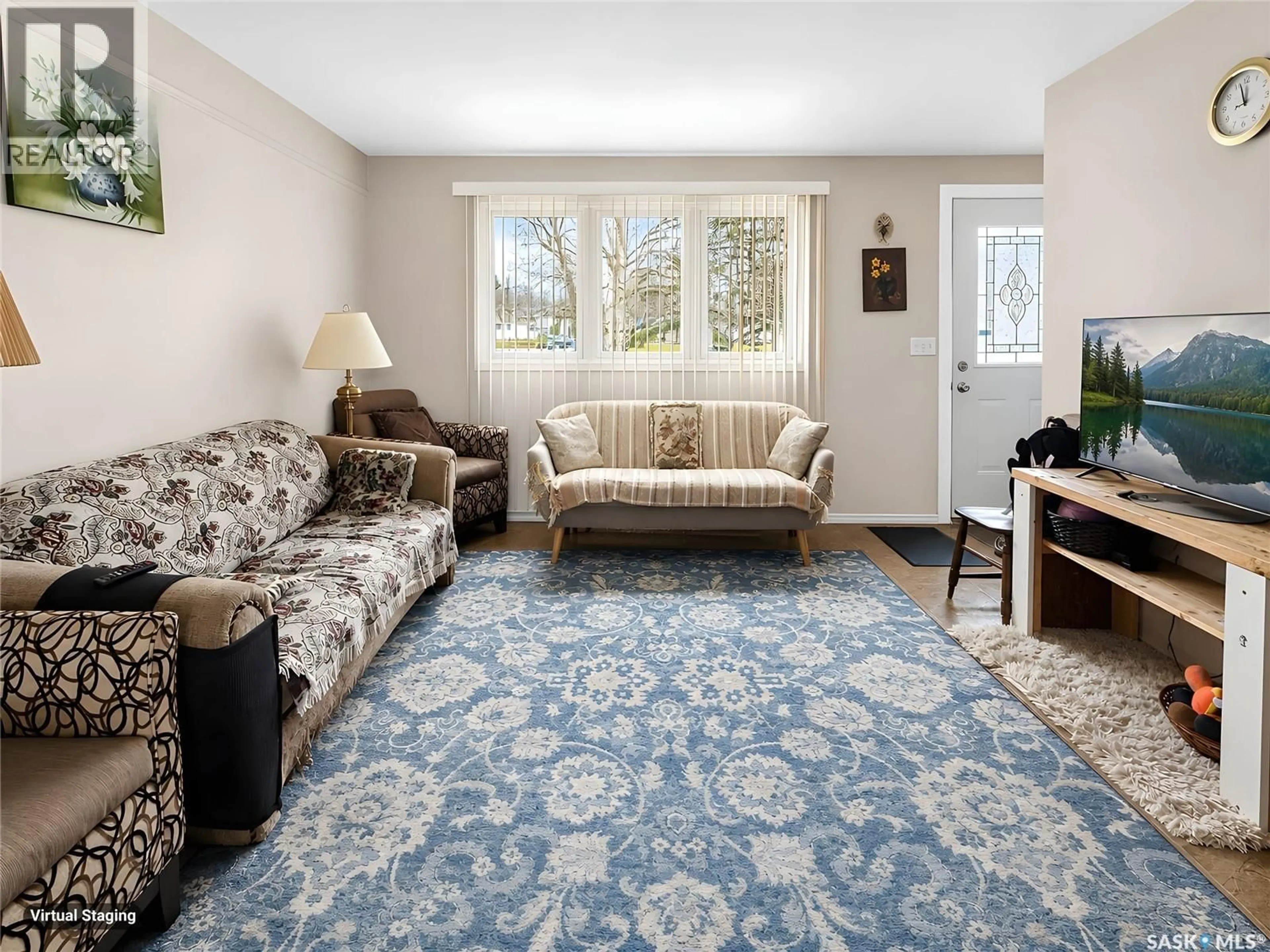 Living room with furniture, carpet floor for 630 WILLIAMS CRESCENT, Regina Saskatchewan S4T6B2