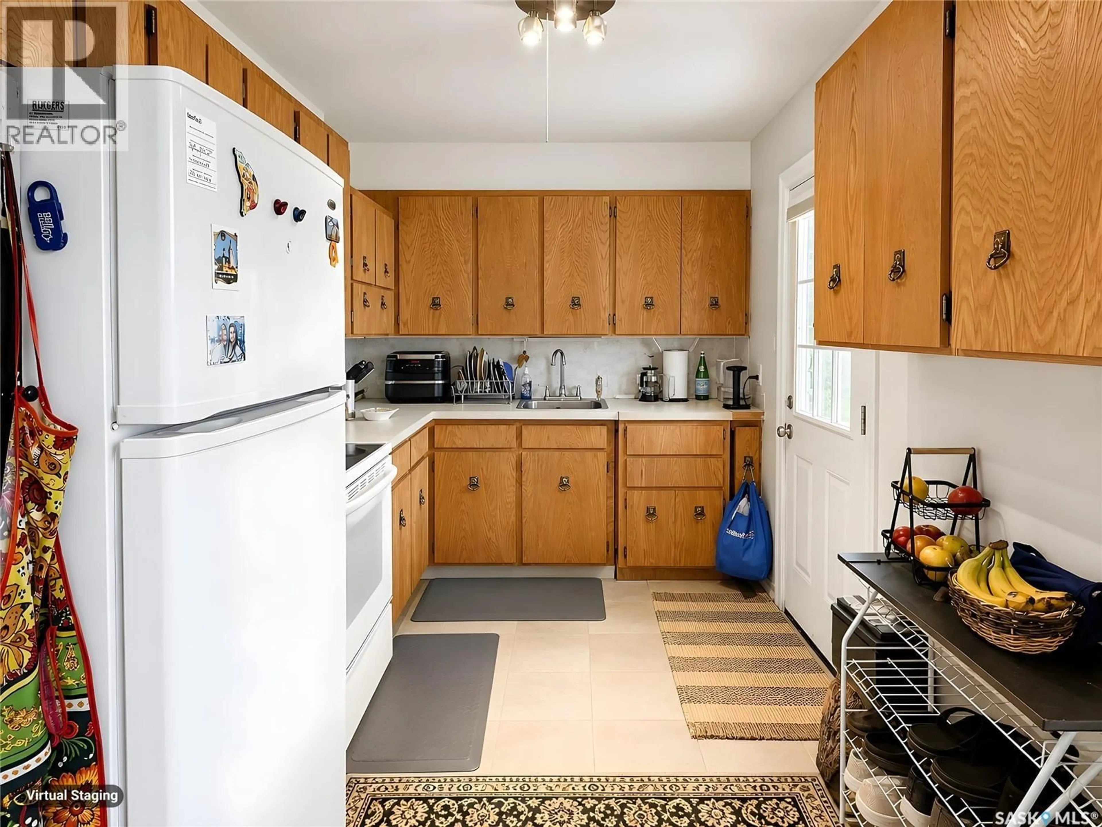 Standard kitchen, unknown for 630 WILLIAMS CRESCENT, Regina Saskatchewan S4T6B2