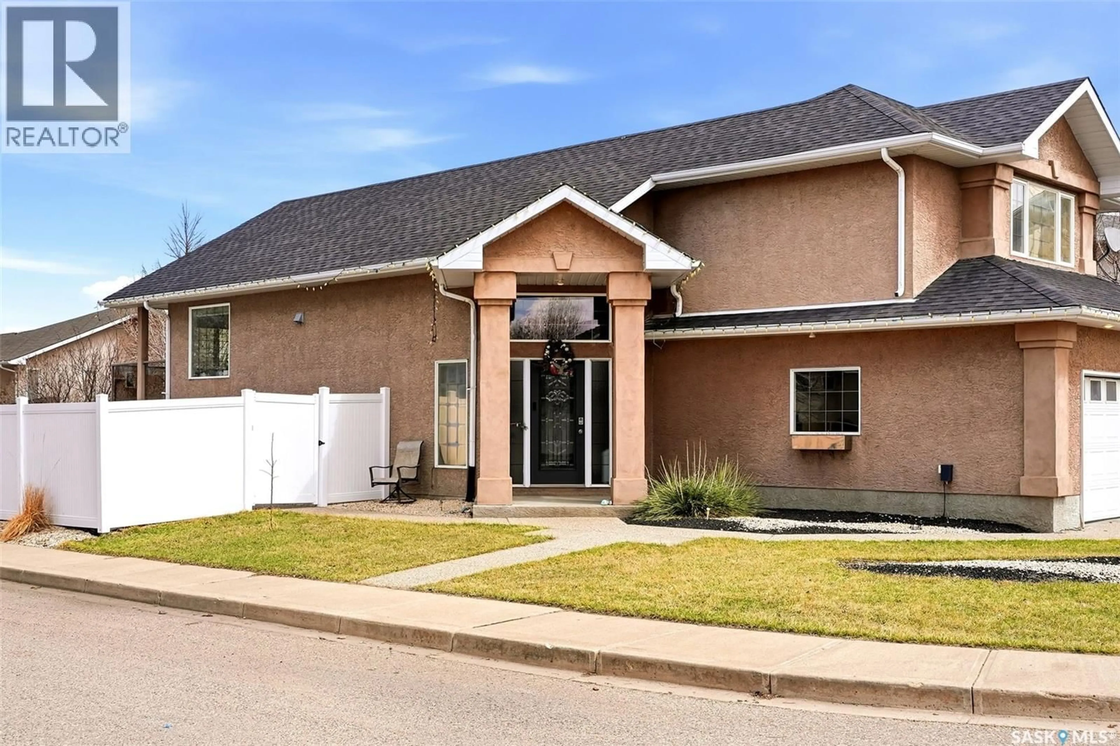 Home with brick exterior material, street for 3203 WINDSOR PARK PLACE, Regina Saskatchewan S4B3B2