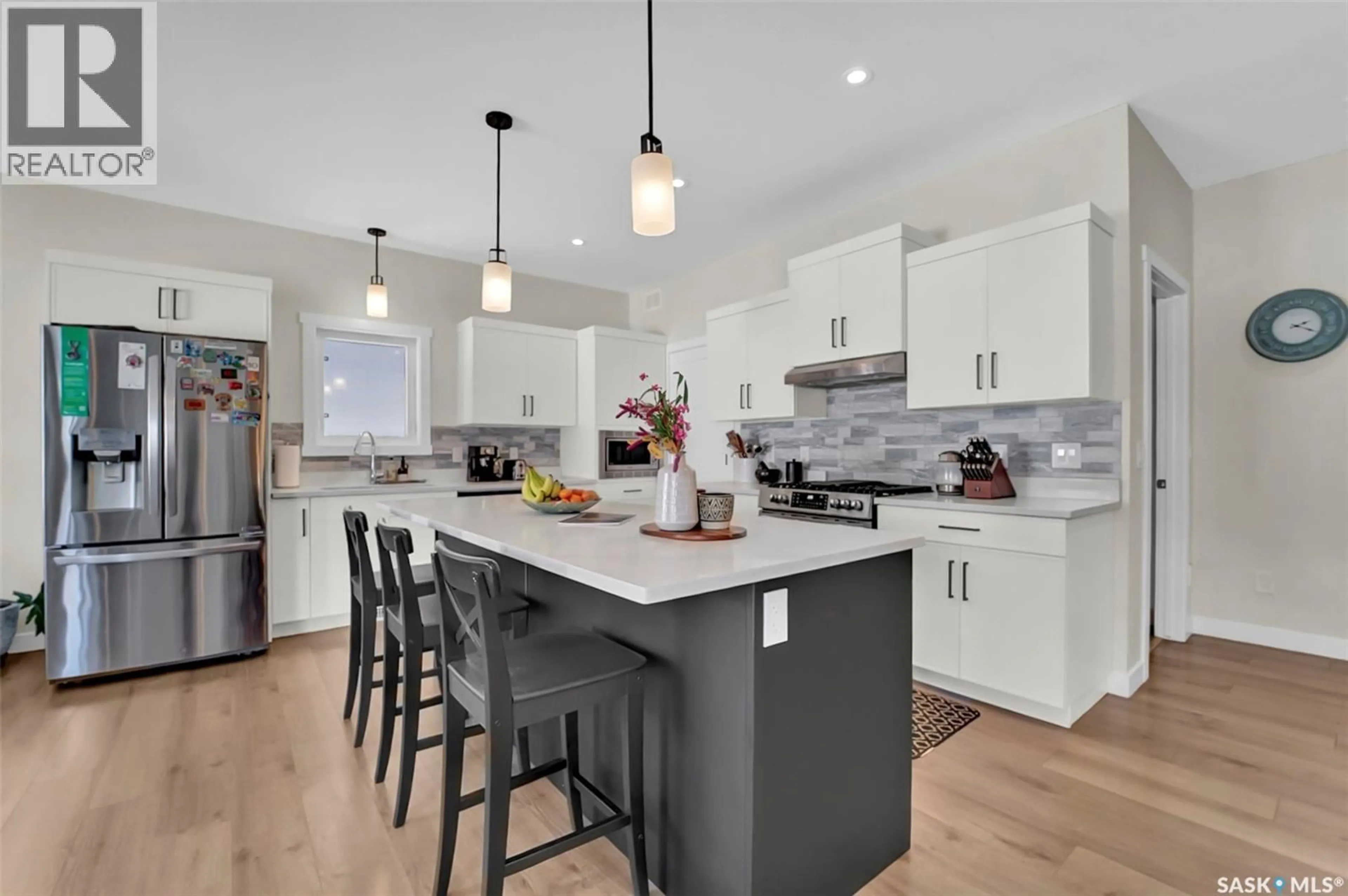 Open concept kitchen, unknown for 527 KEITH TURN, Saskatoon Saskatchewan S7V0Y1