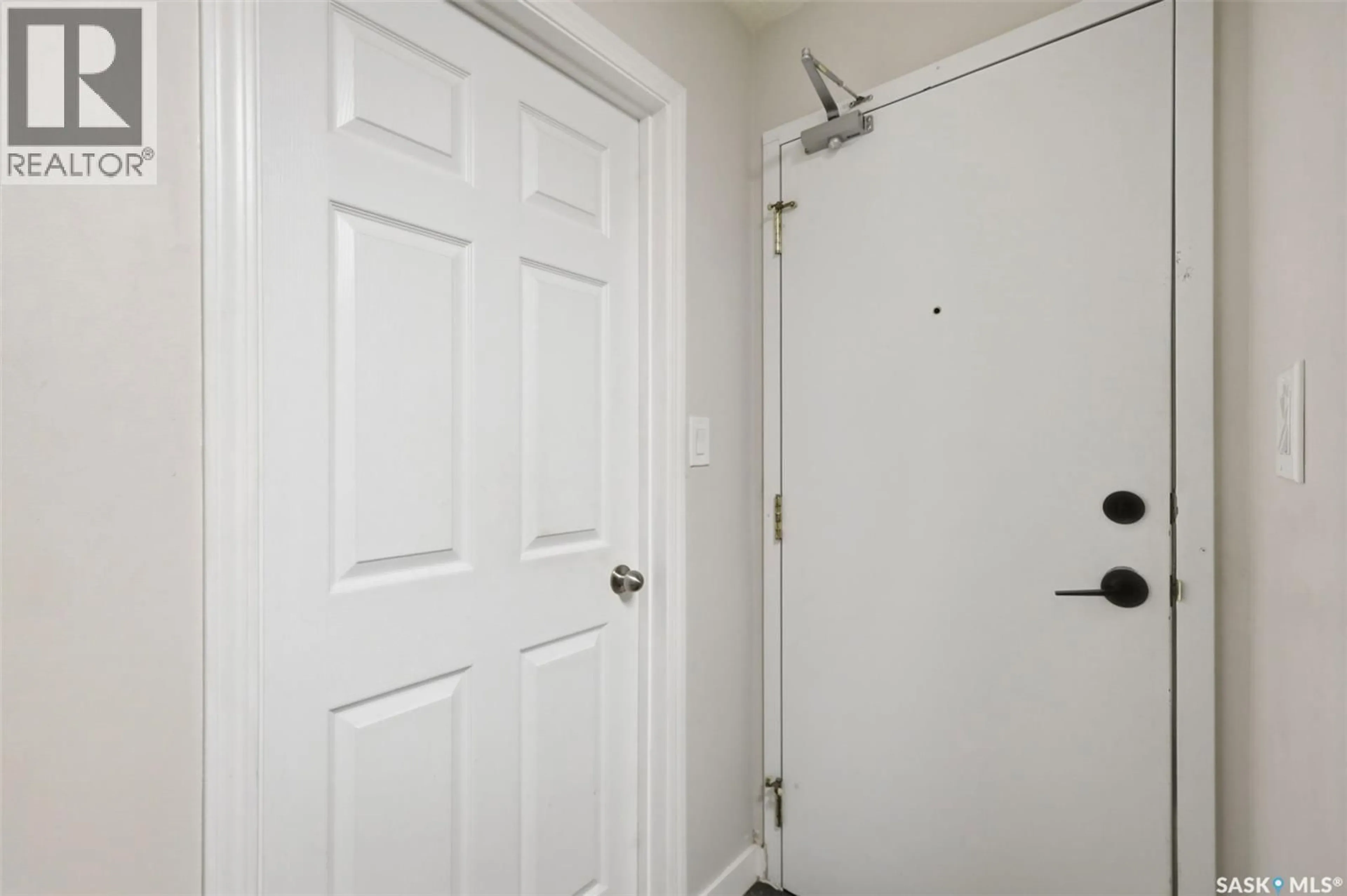 Indoor entryway for 14 - 3825 LUTHER PLACE, Saskatoon Saskatchewan S7H4B1