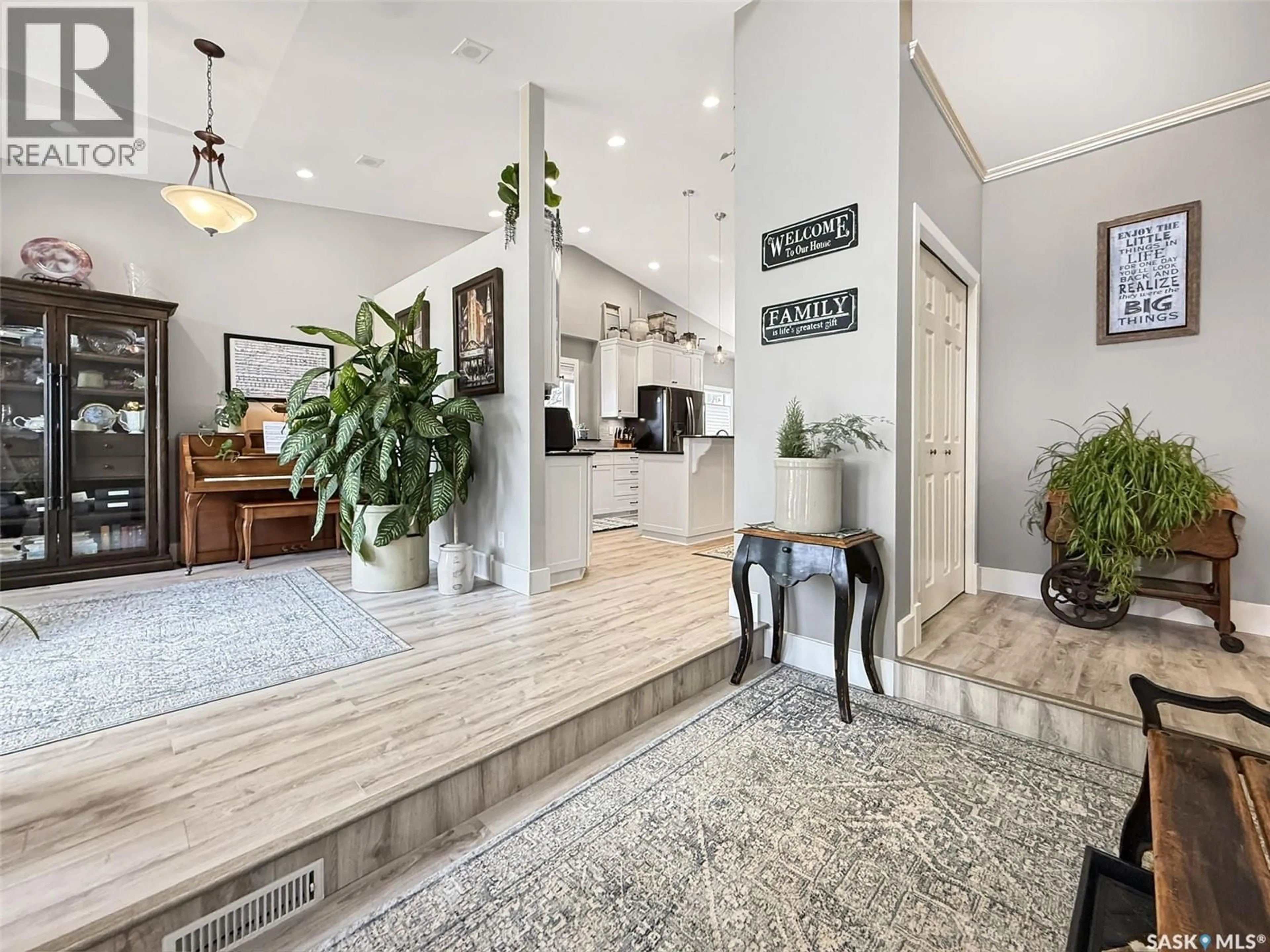 Indoor entryway for 623 HIGHLAND DRIVE, Swift Current Saskatchewan S9H4Z5