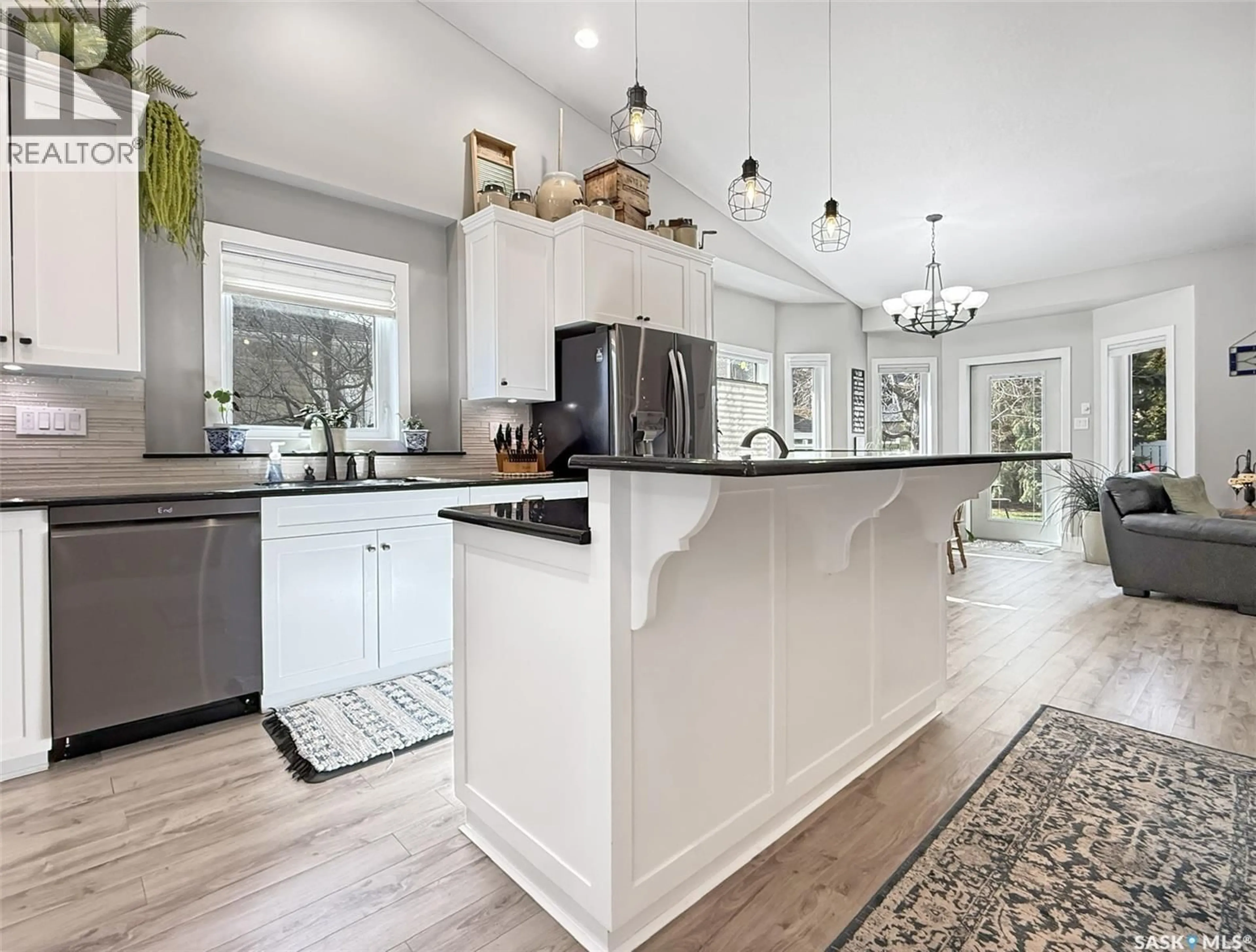Open concept kitchen, unknown for 623 HIGHLAND DRIVE, Swift Current Saskatchewan S9H4Z5